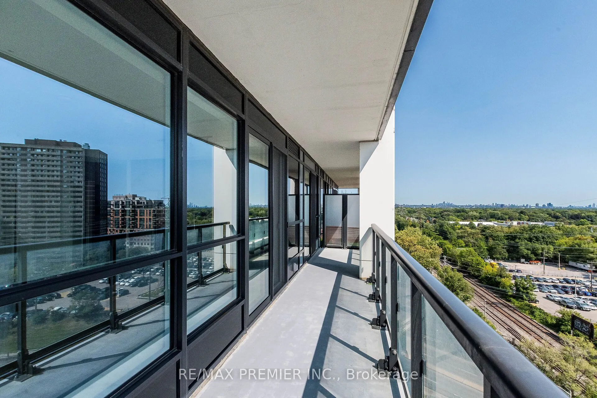 5 Mabelle Avenue, #1029