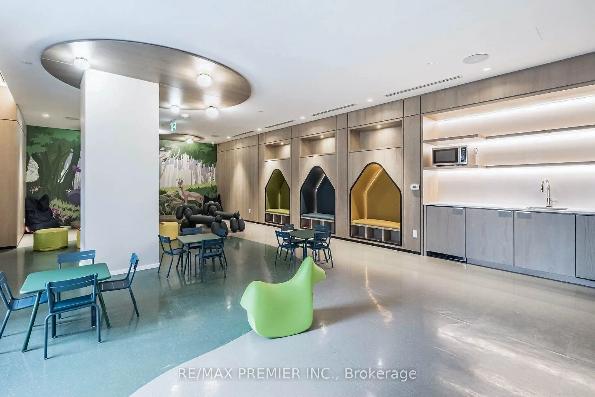 5 Mabelle Avenue, #1029