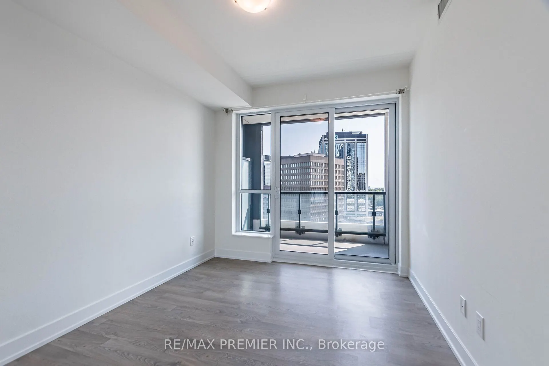 5 Mabelle Avenue, #1029
