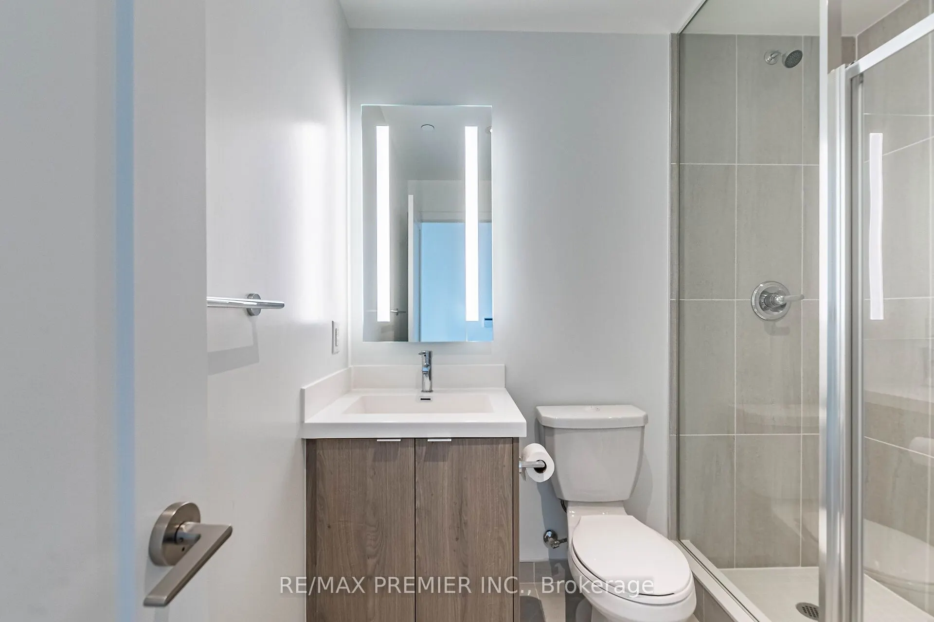 5 Mabelle Avenue, #1029