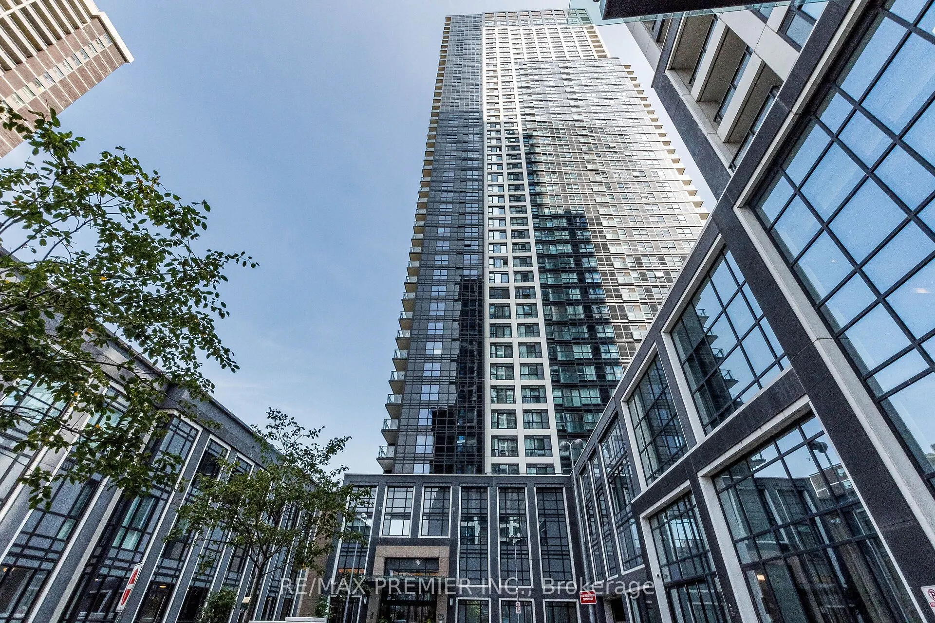 5 Mabelle Avenue, #1029