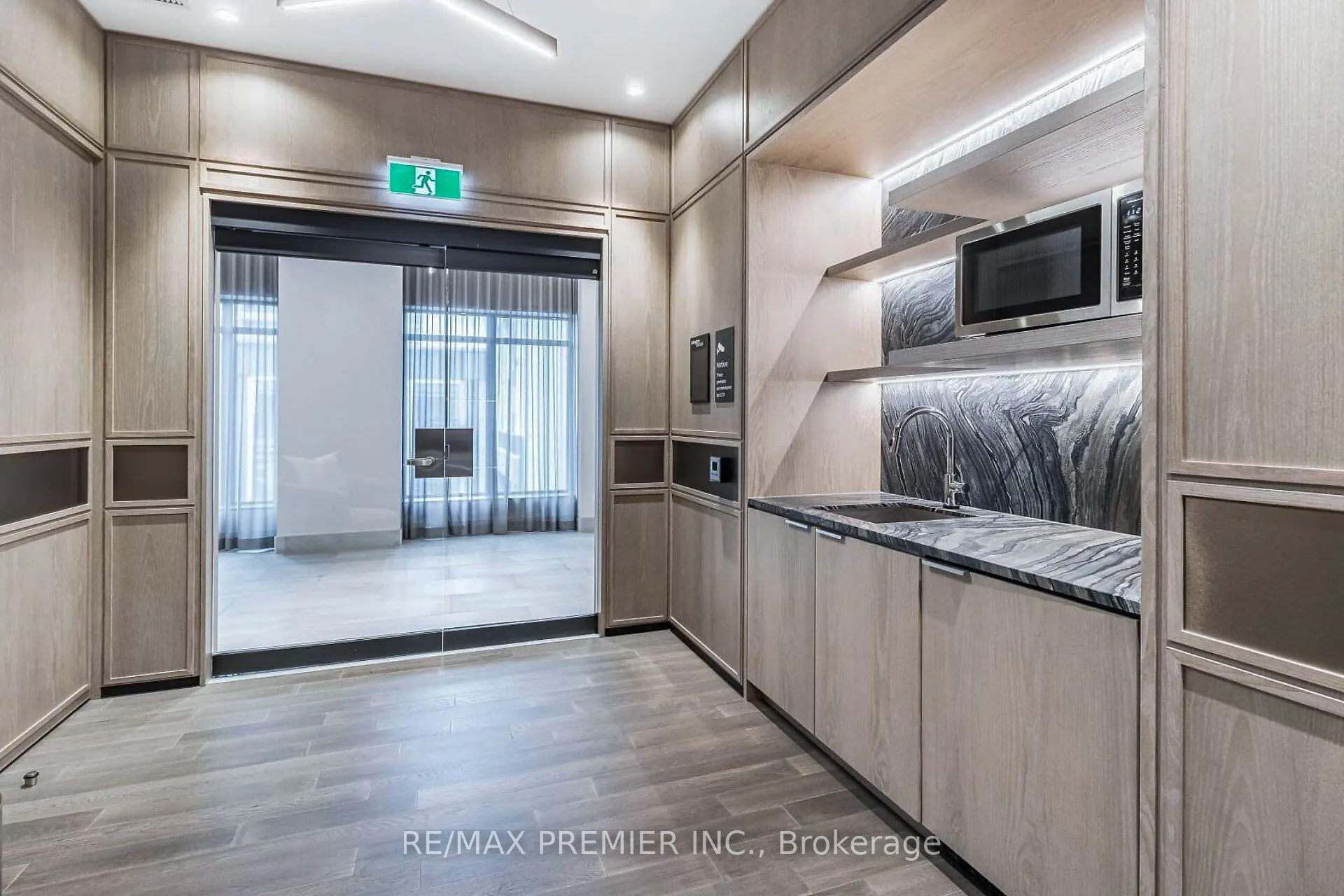 5 Mabelle Avenue, #1029