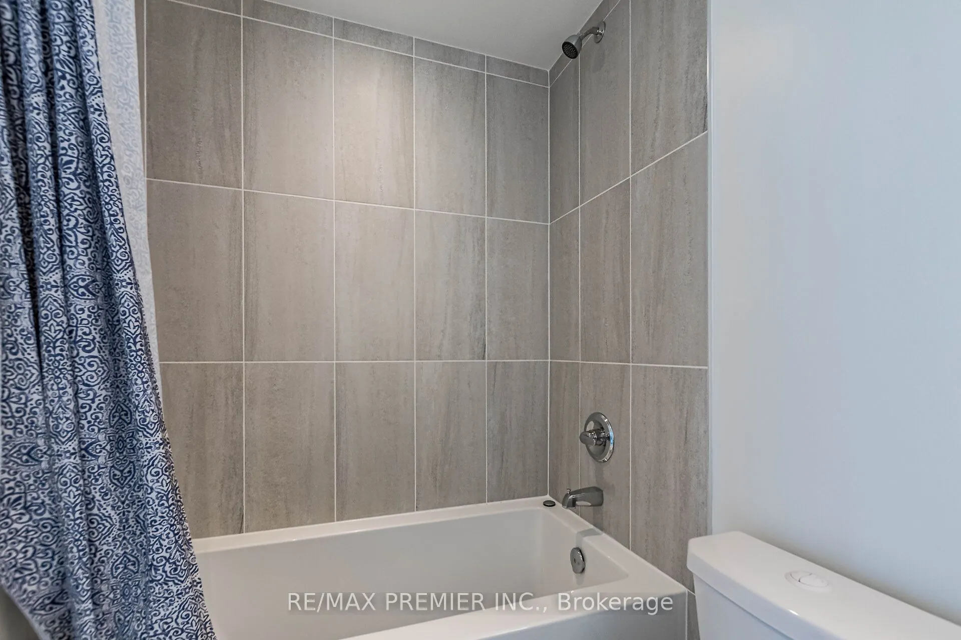 5 Mabelle Avenue, #1029