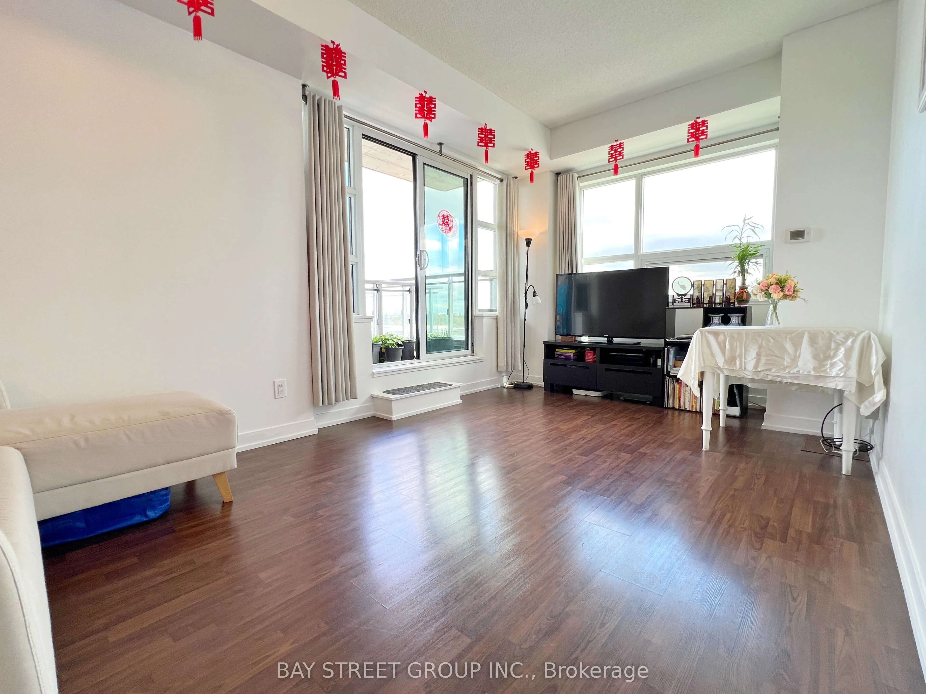 840 Queens Plate Drive, #409