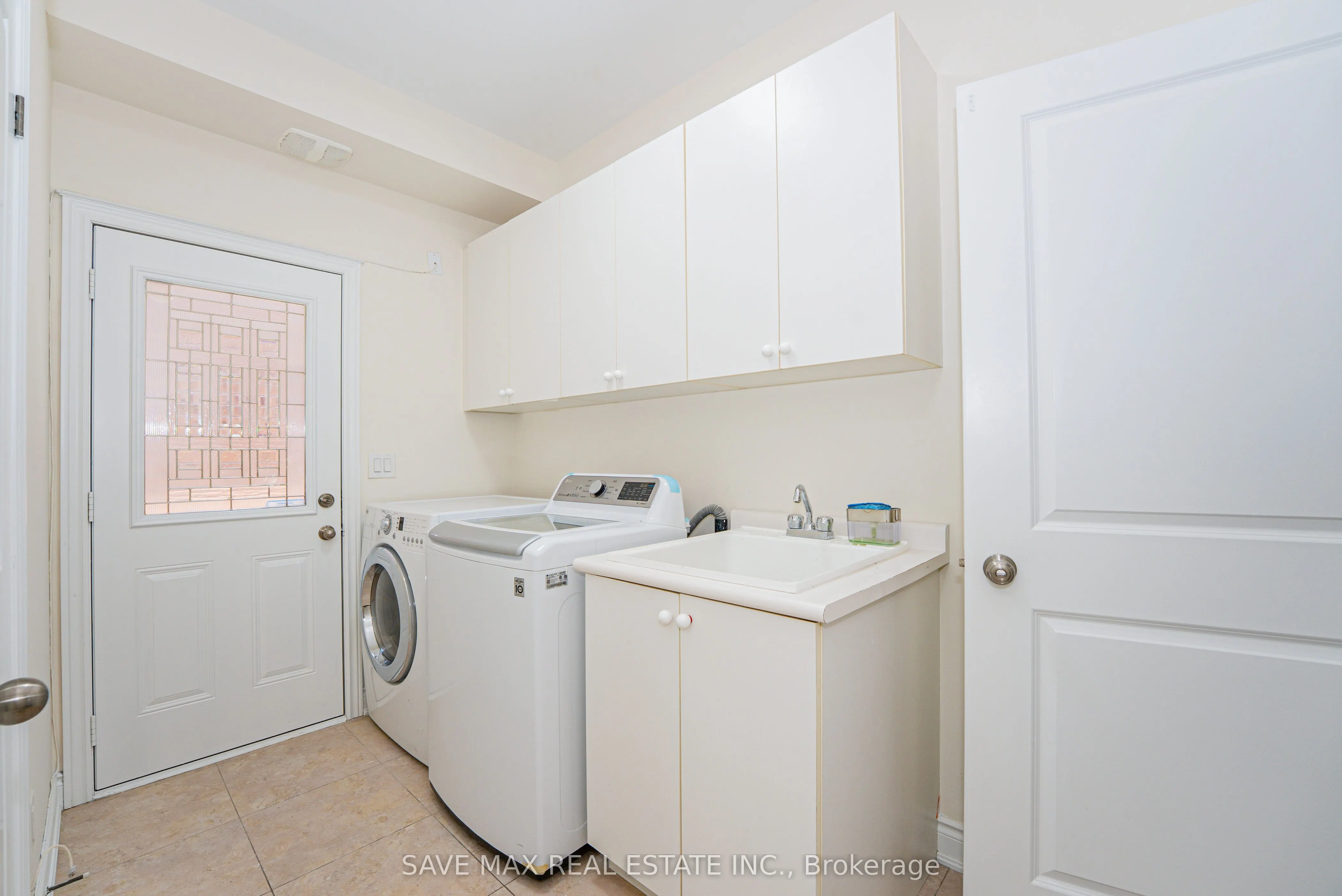 49 Scotchmere Crescent
