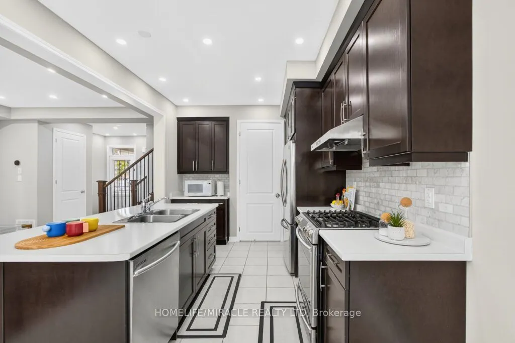 1335 Rose Way