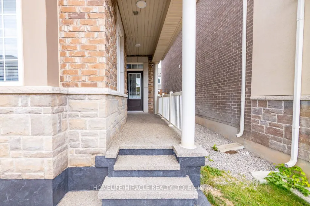 1335 Rose Way