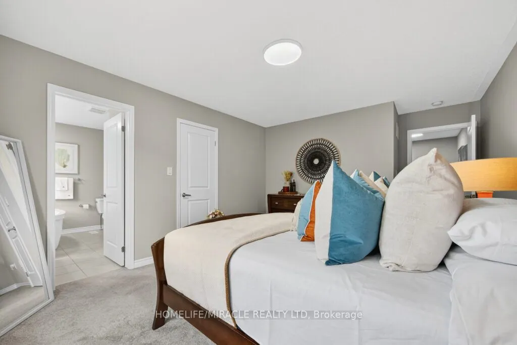 1335 Rose Way