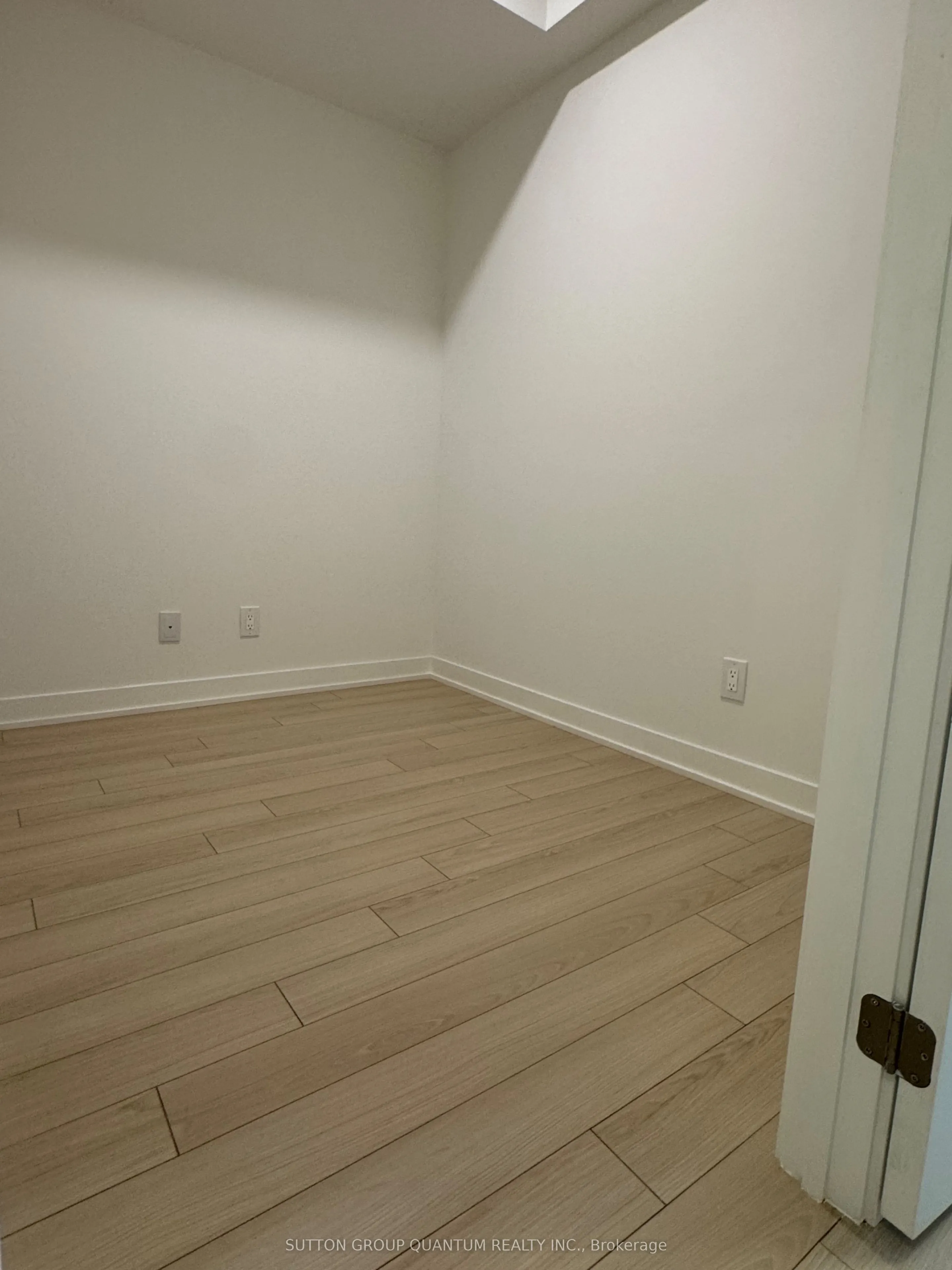 3079 Trafalgar Road, #607