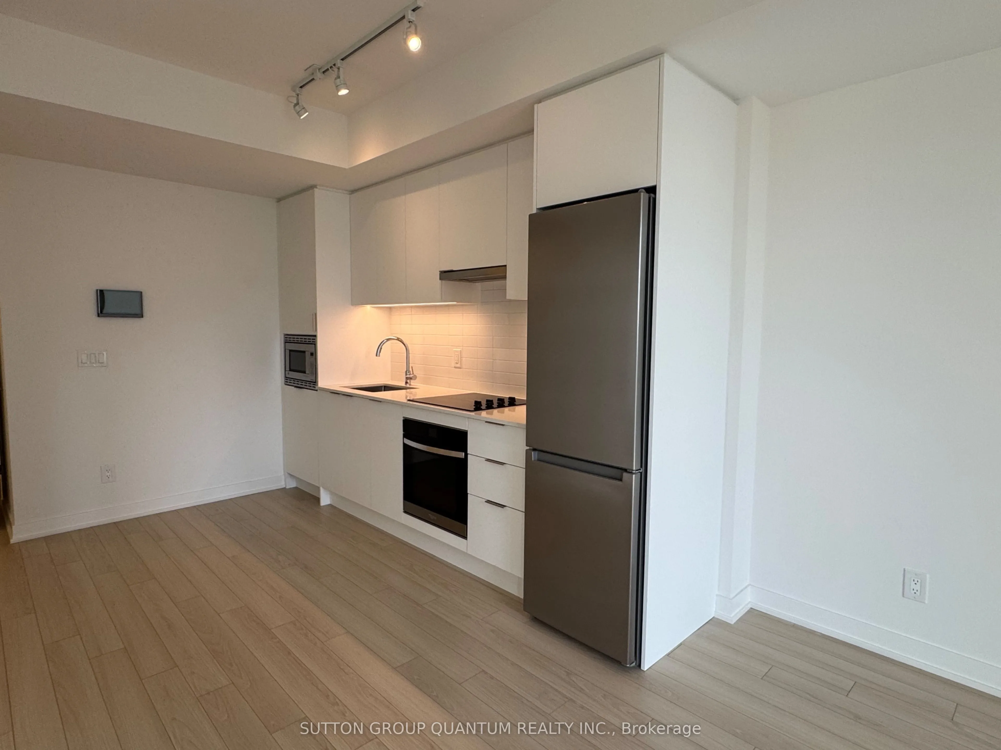 3079 Trafalgar Road, #607