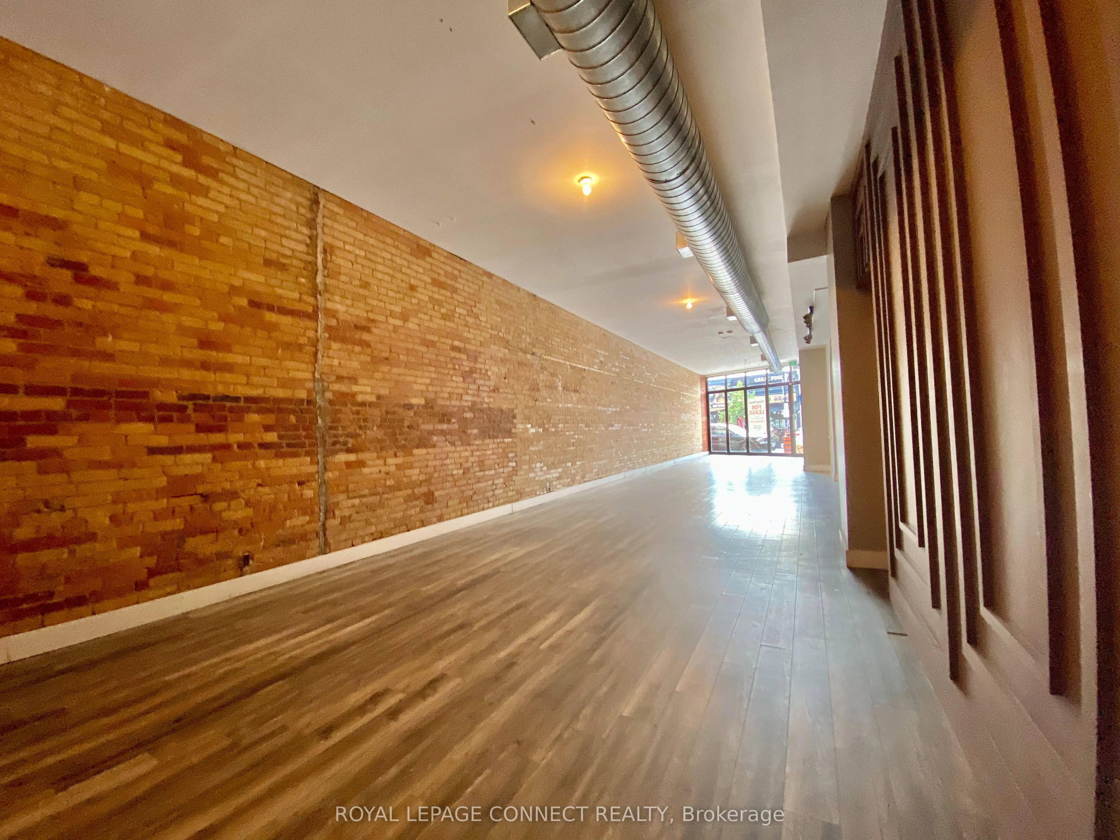 2828 Dundas St Street W