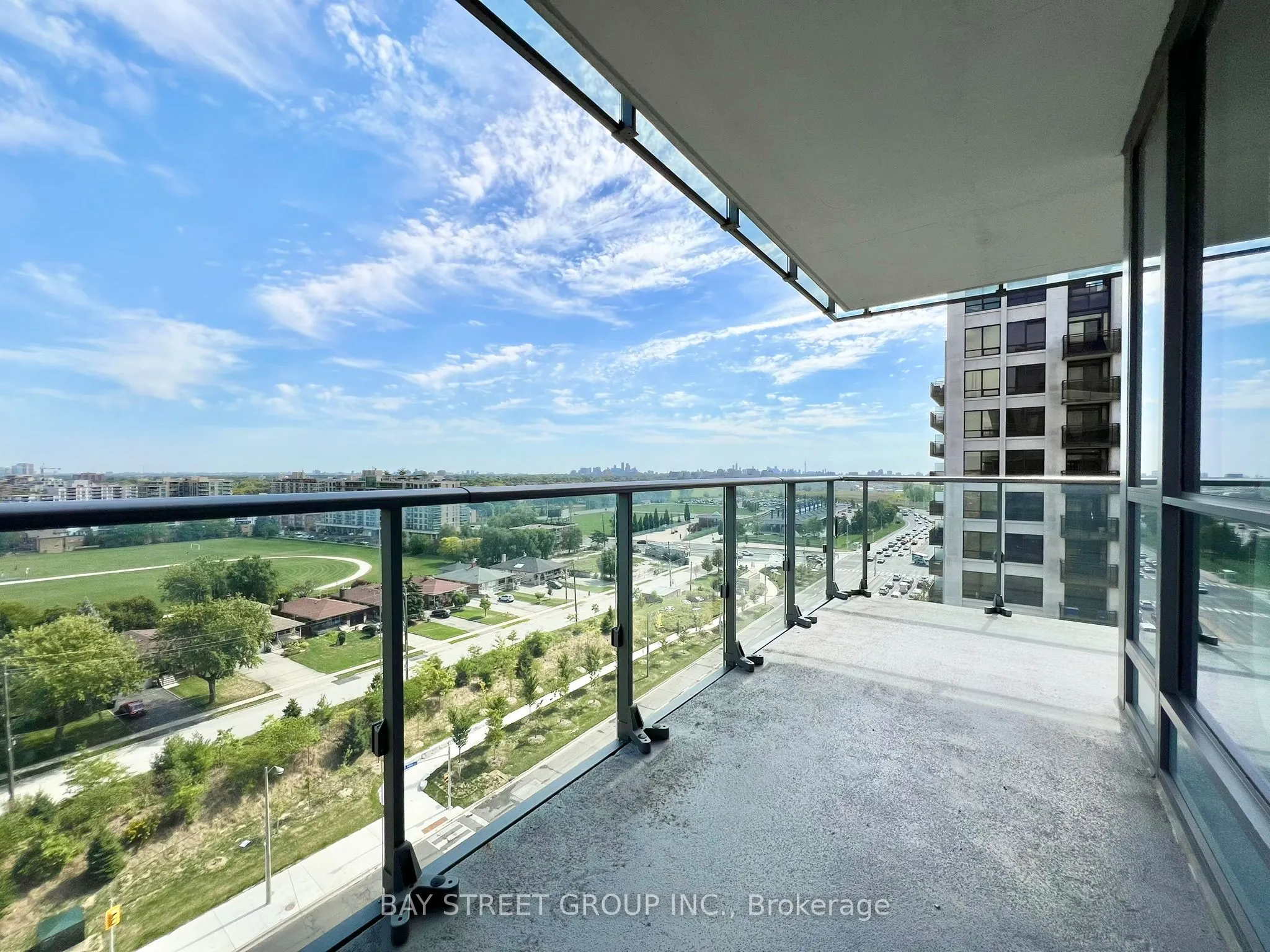 10 De Boers Drive, #1111