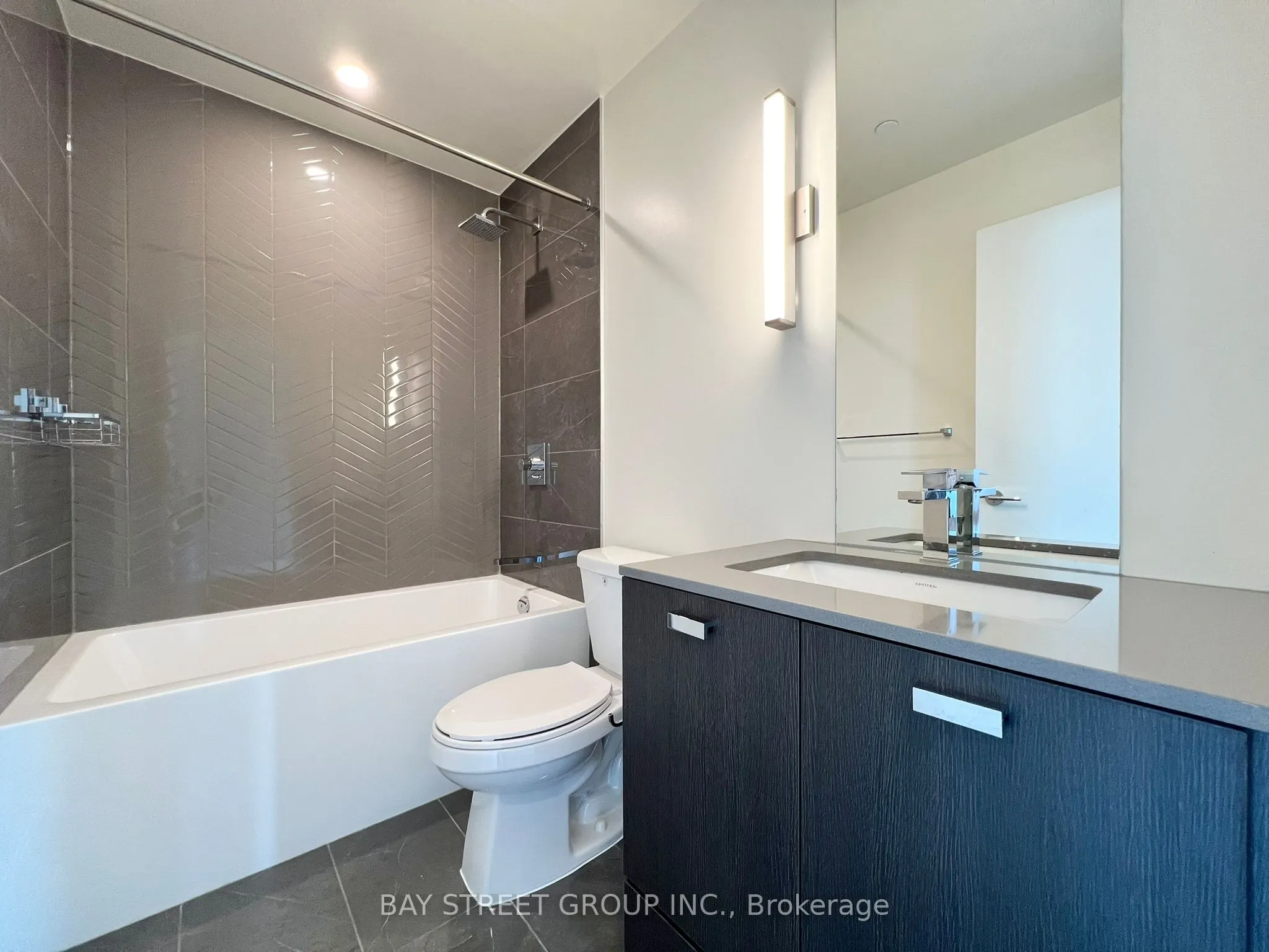 10 De Boers Drive, #1111