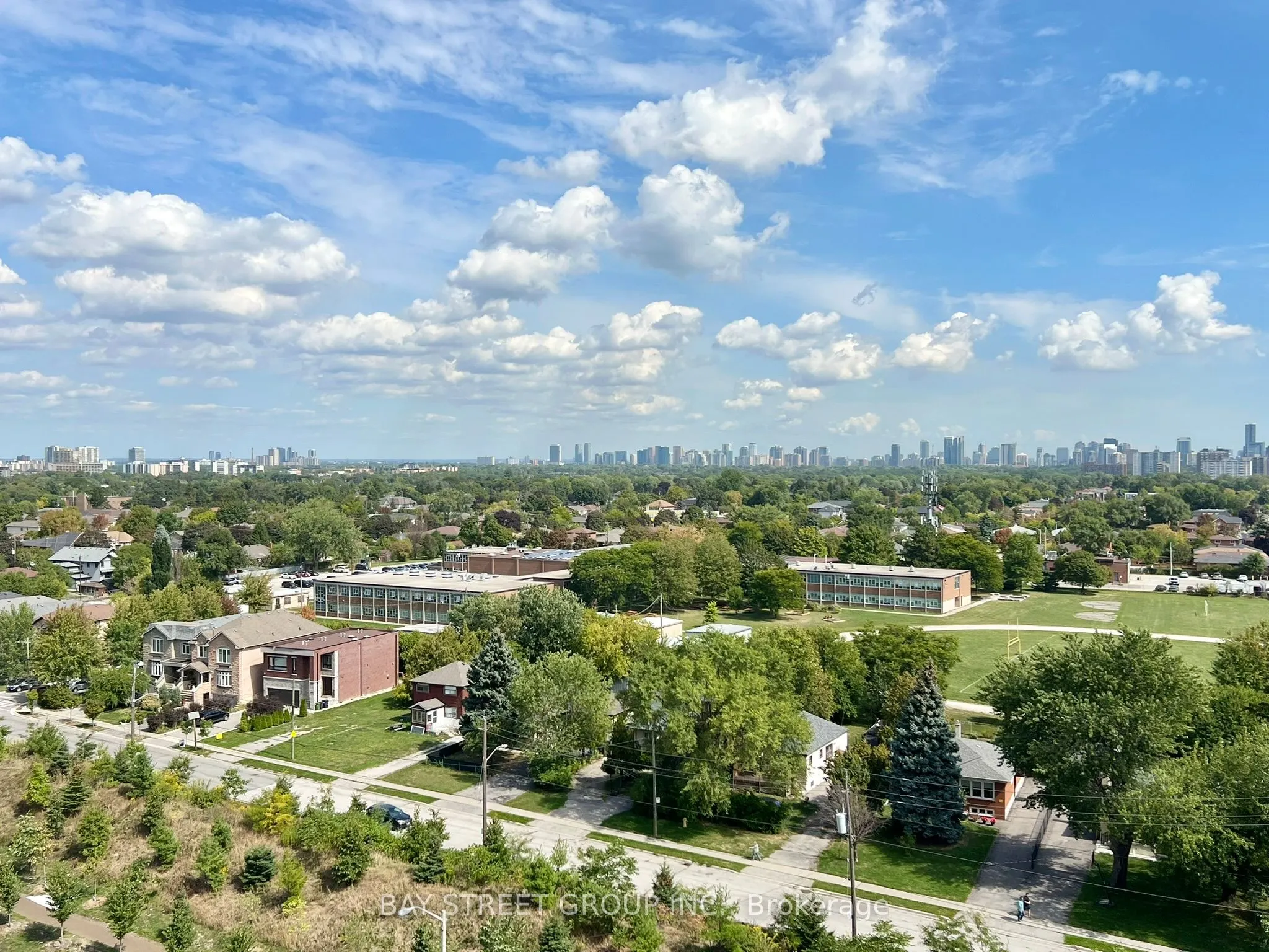 10 De Boers Drive, #1111
