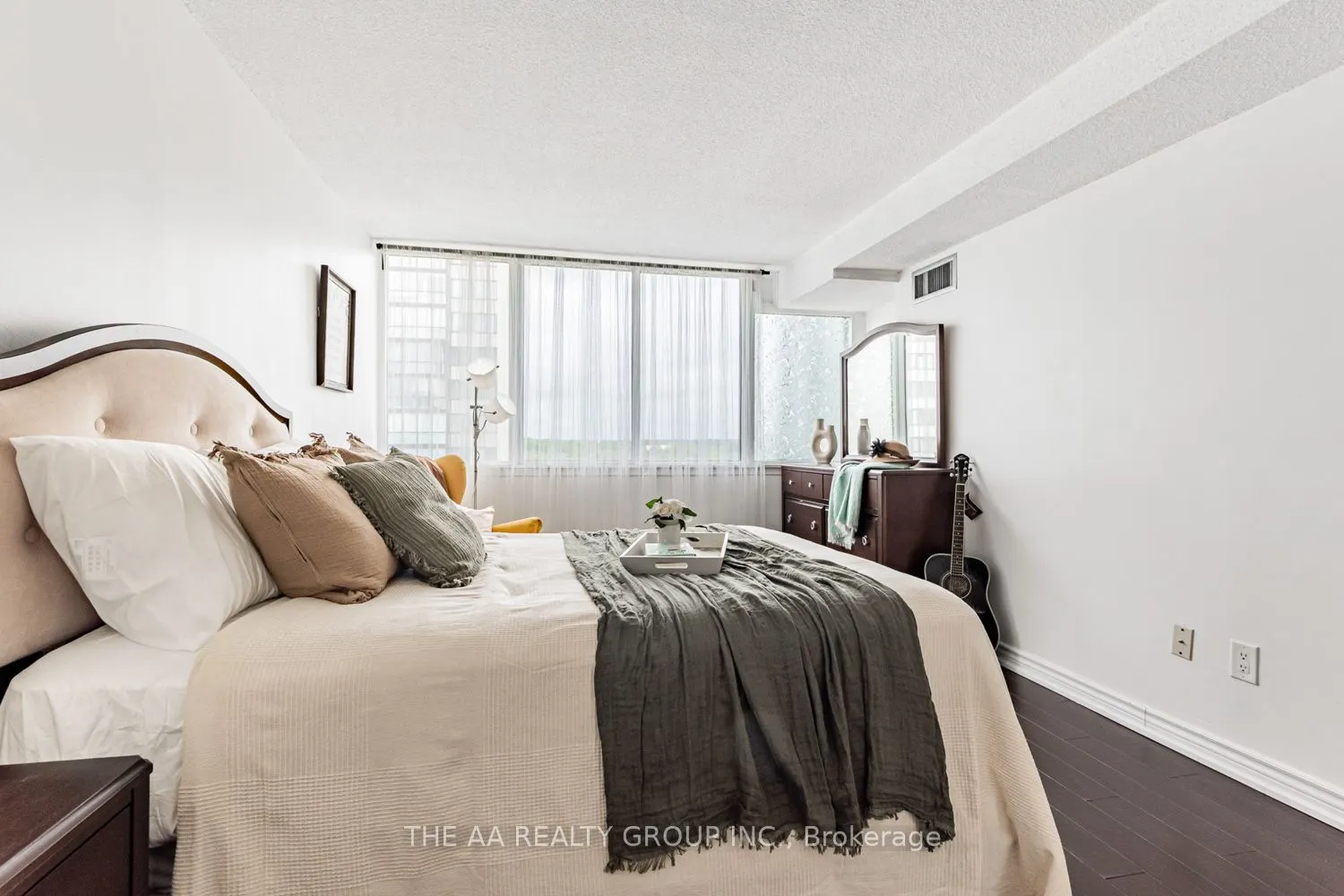 21 Markbrook Lane E, #1004
