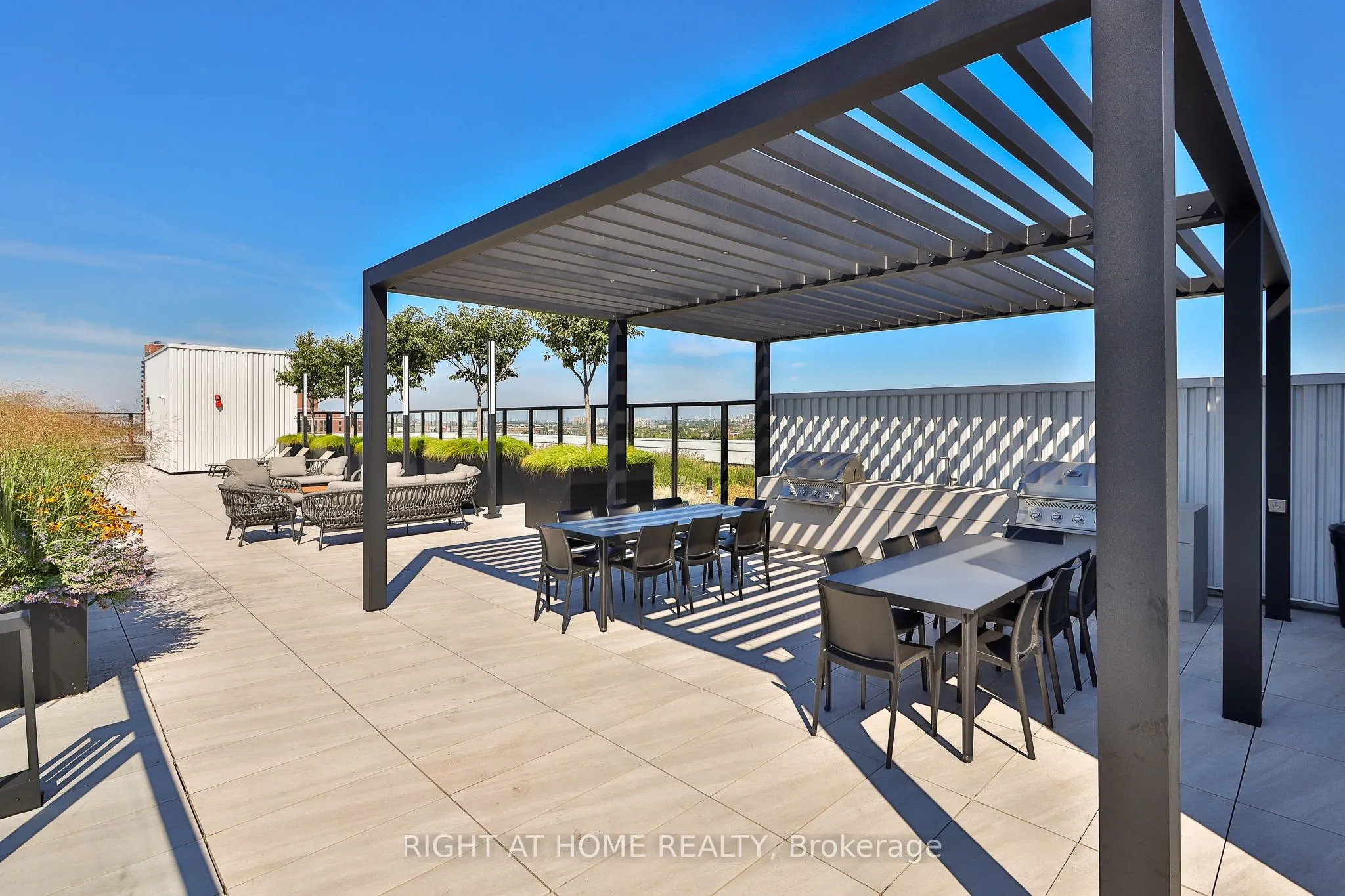 2720 Dundas Street W, #208