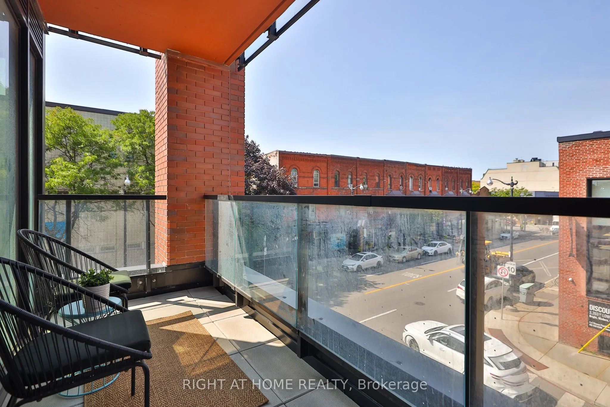 2720 Dundas Street W, #208