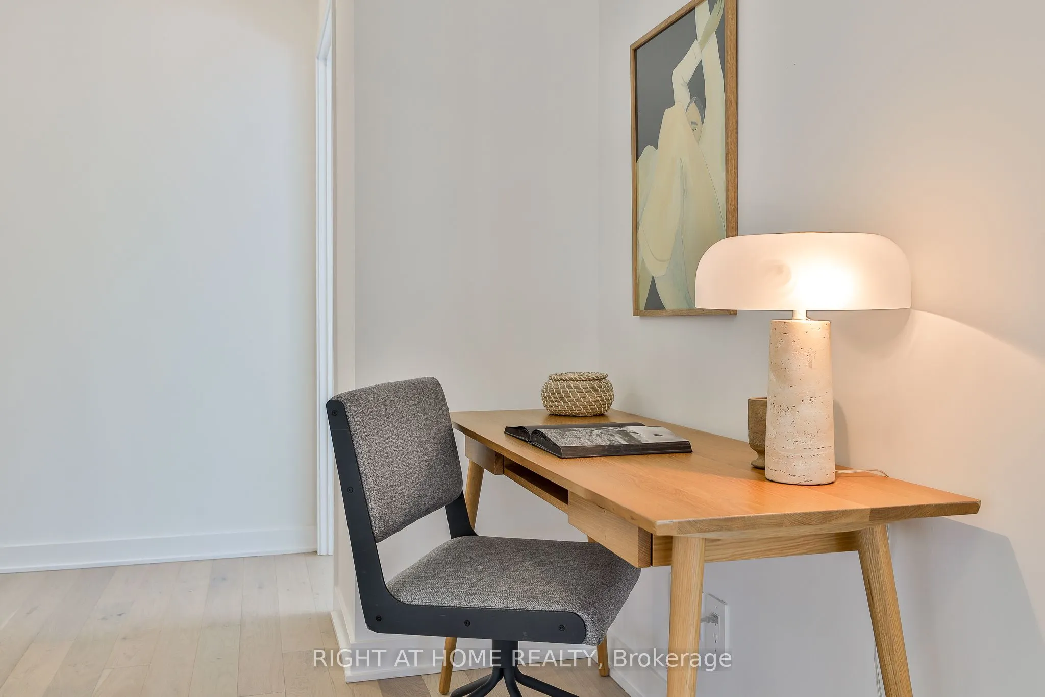 2720 Dundas Street W, #208