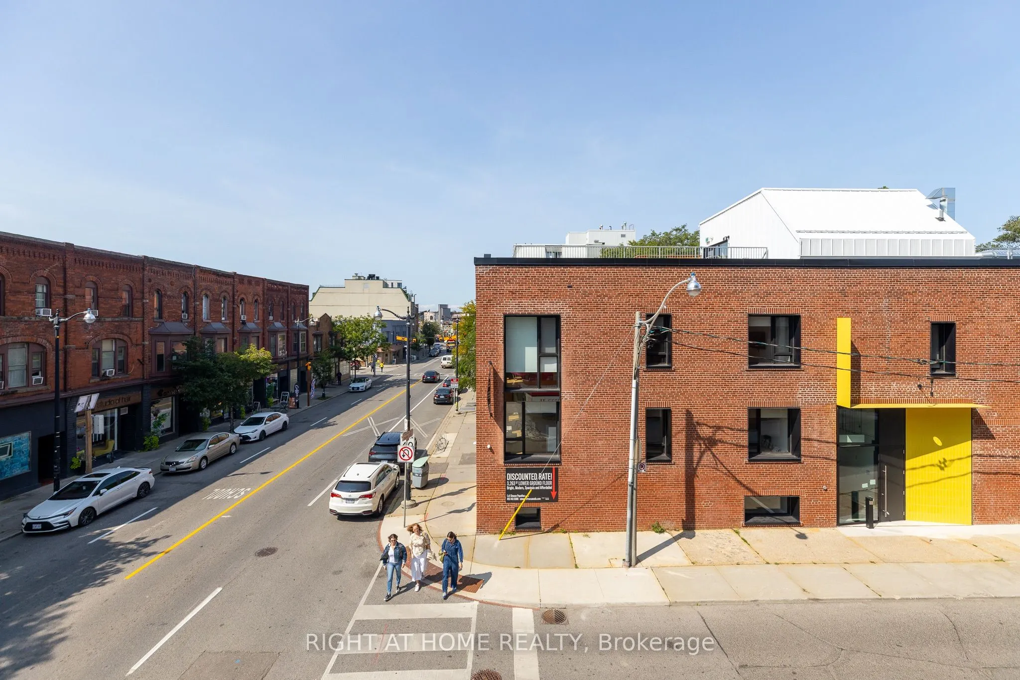 2720 Dundas Street W, #208