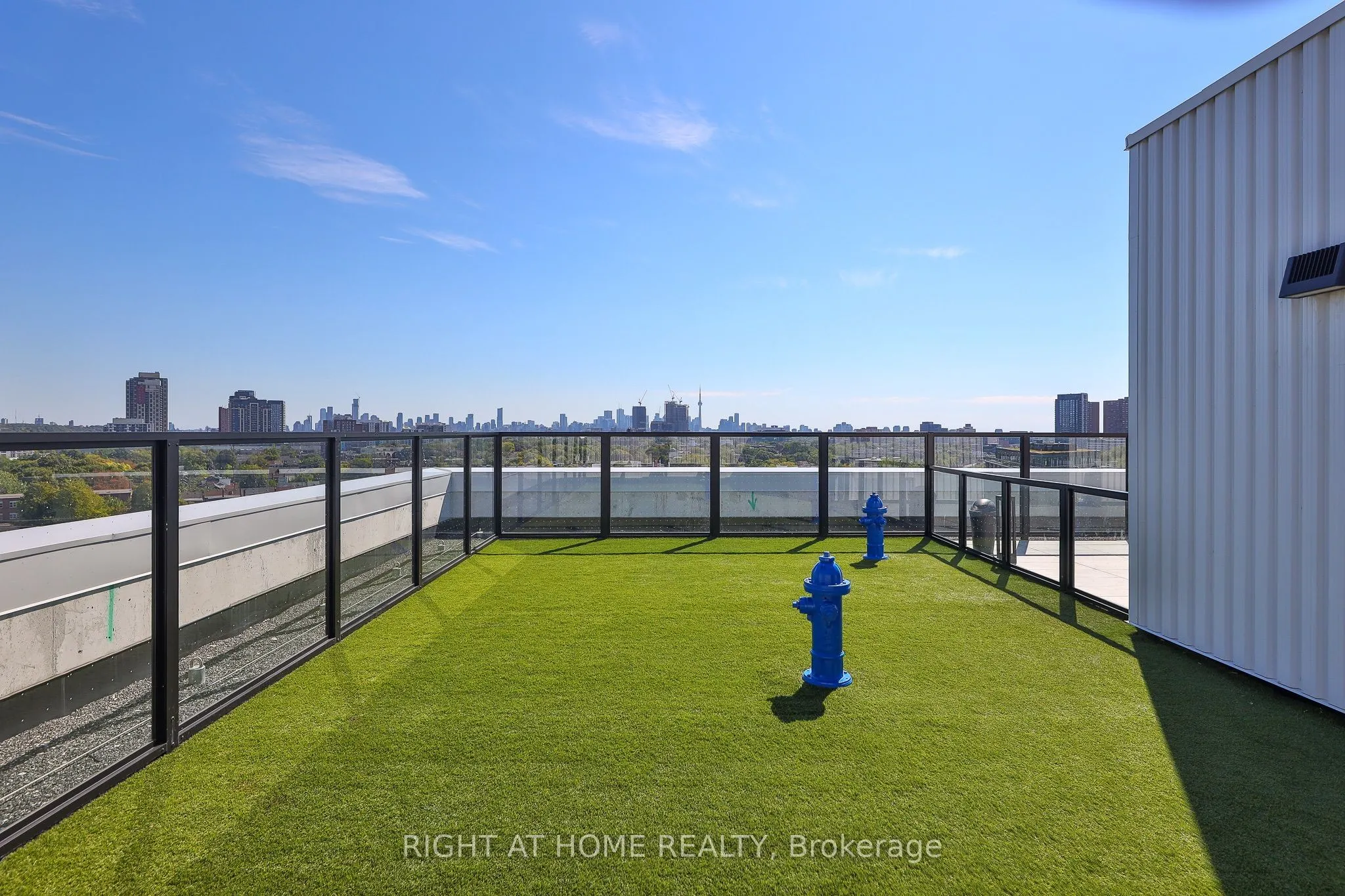 2720 Dundas Street W, #208