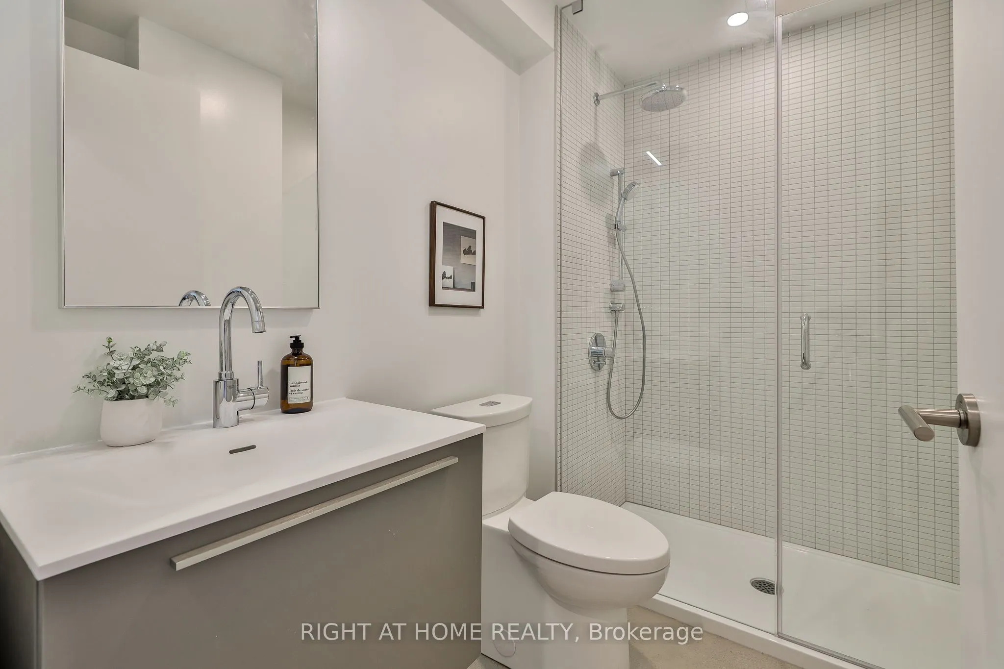 2720 Dundas Street W, #208
