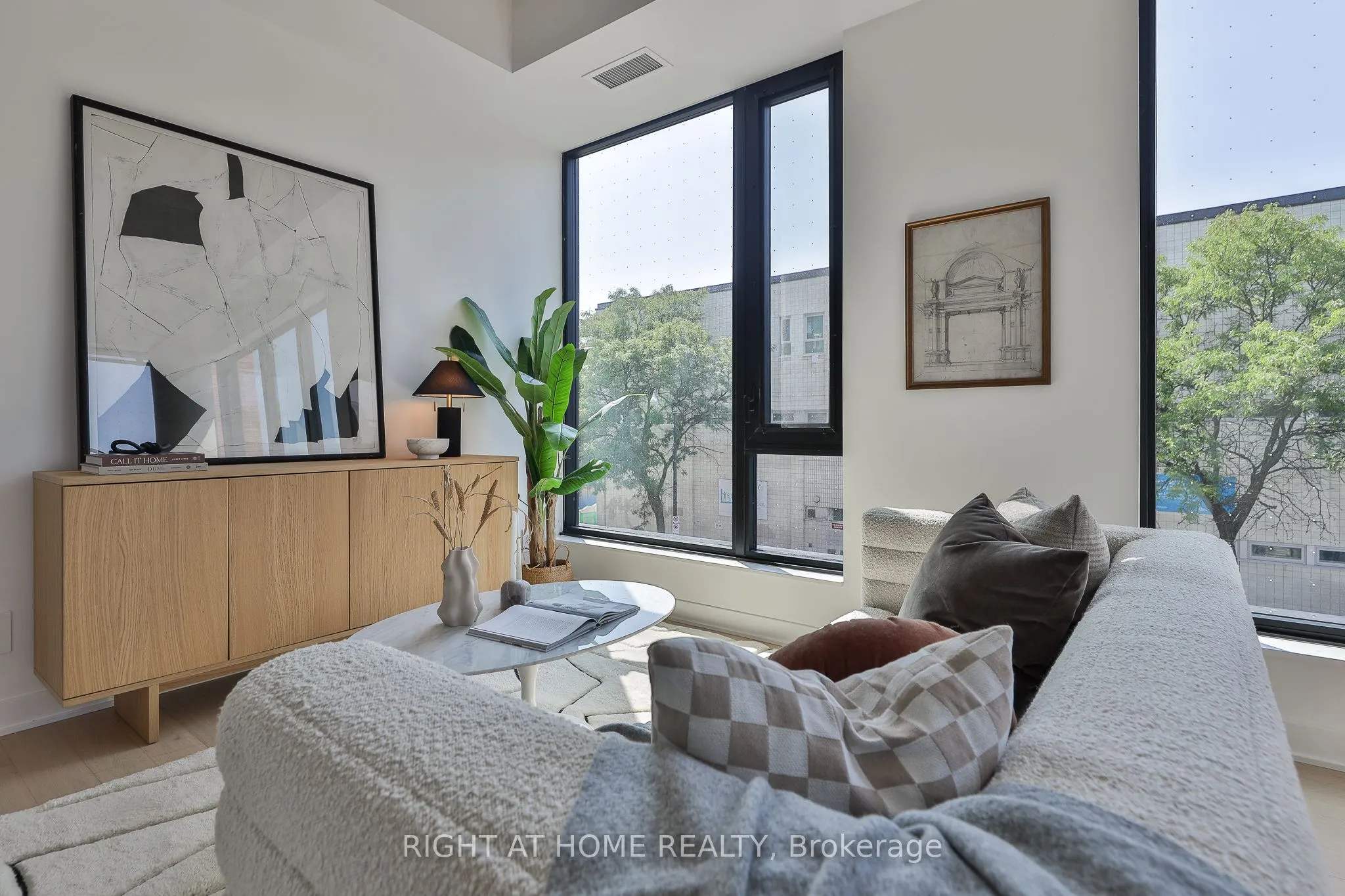 2720 Dundas Street W, #208