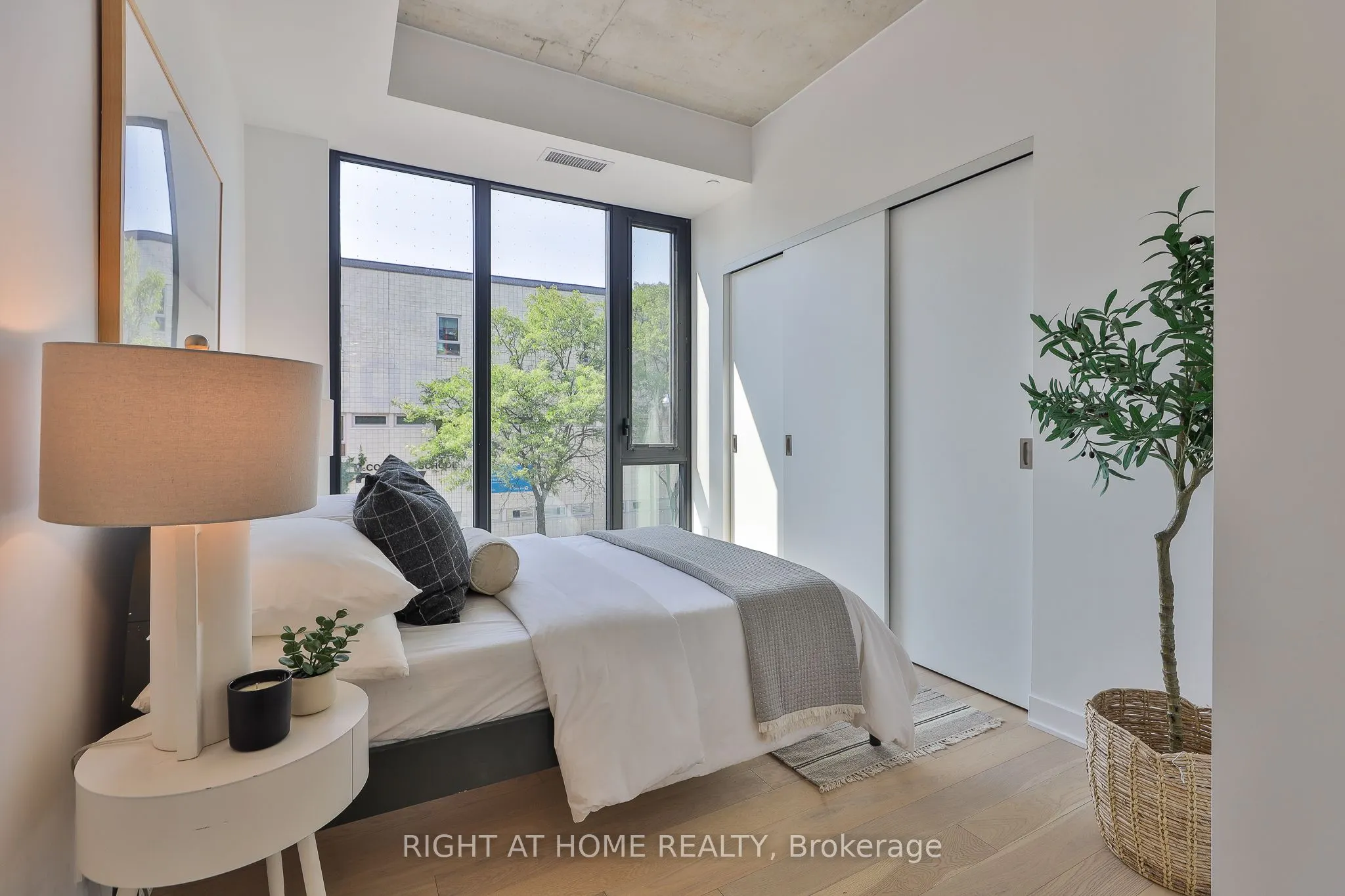 2720 Dundas Street W, #208