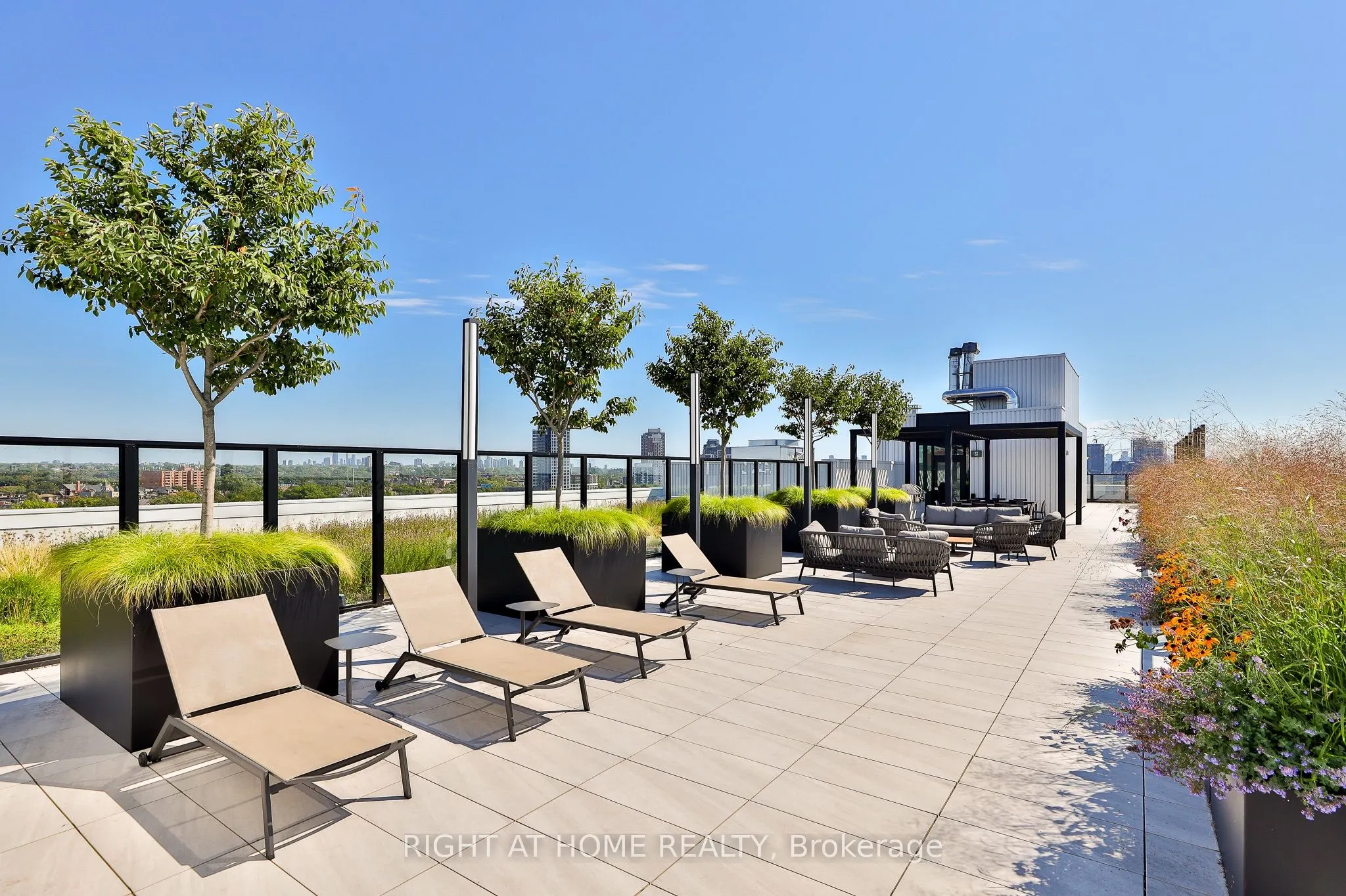 2720 Dundas Street W, #208