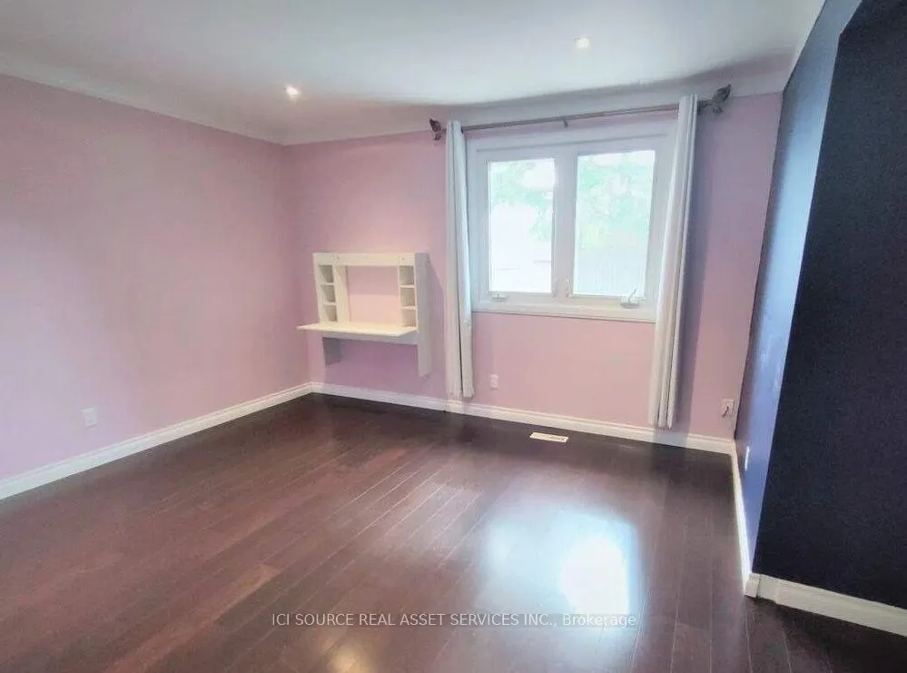 1527 Rusholme Crescent, #Upper Unit