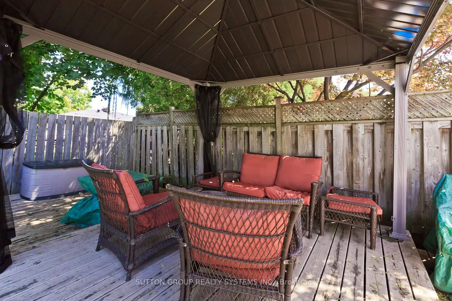 1535 Thetford Court