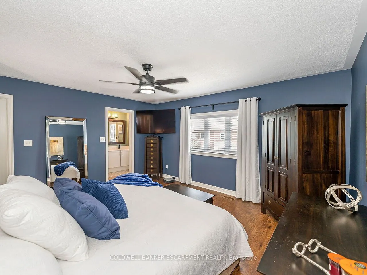 109 Mowat Crescent