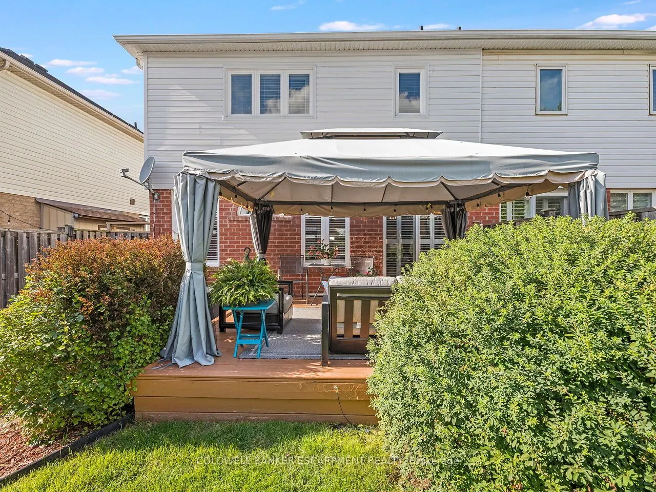 109 Mowat Crescent