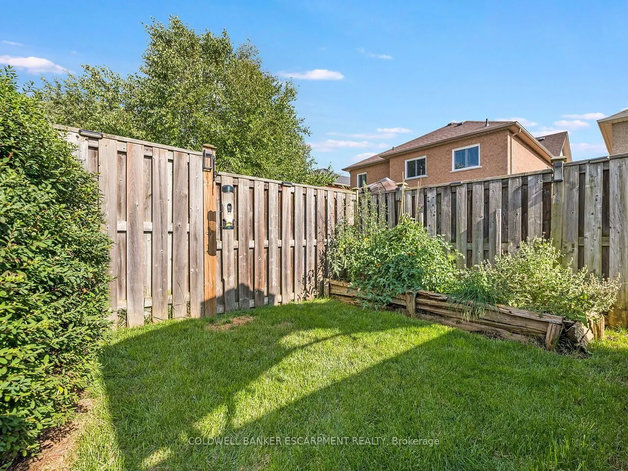 109 Mowat Crescent
