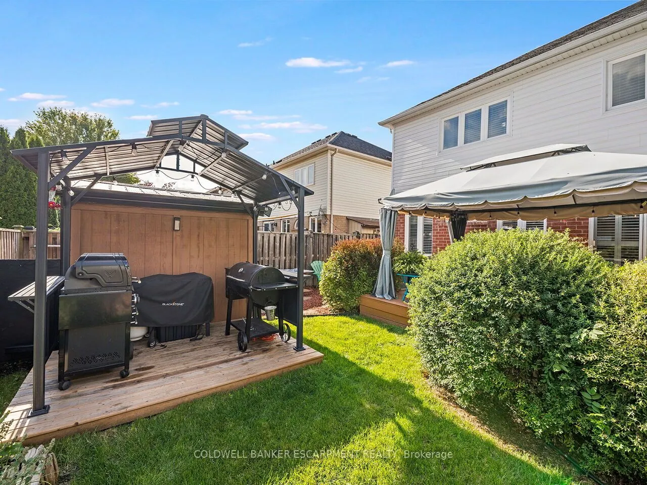 109 Mowat Crescent