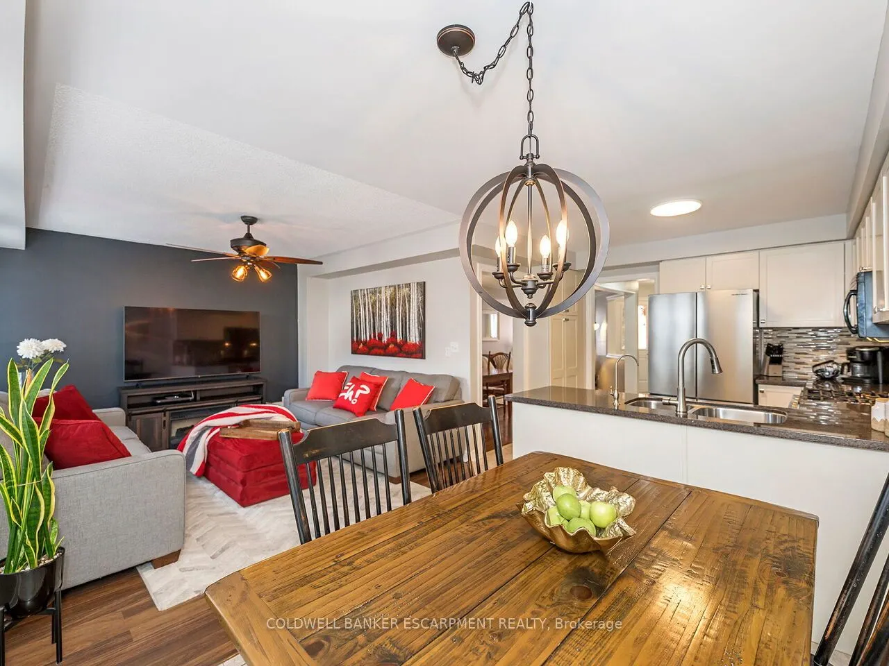 109 Mowat Crescent