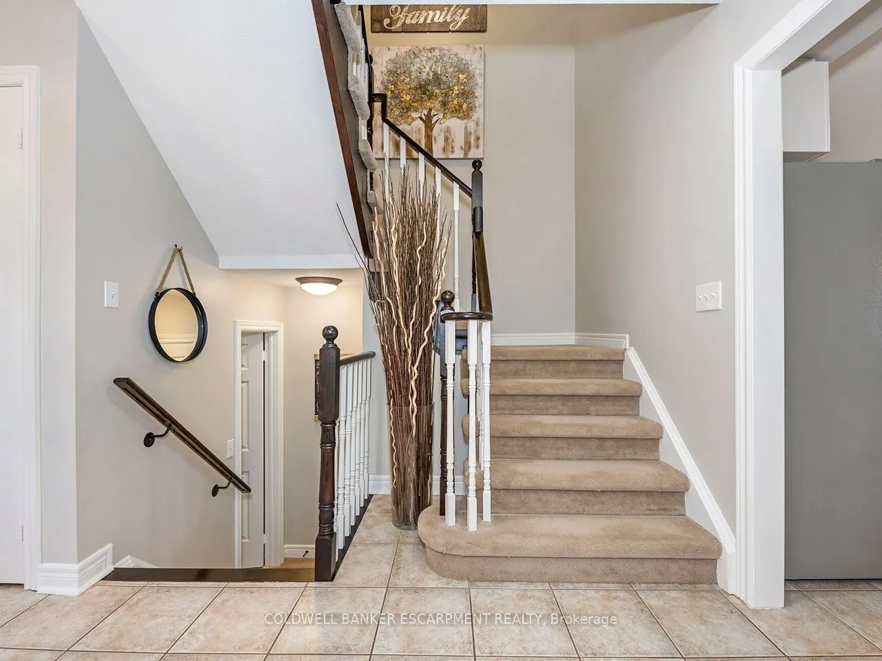 109 Mowat Crescent