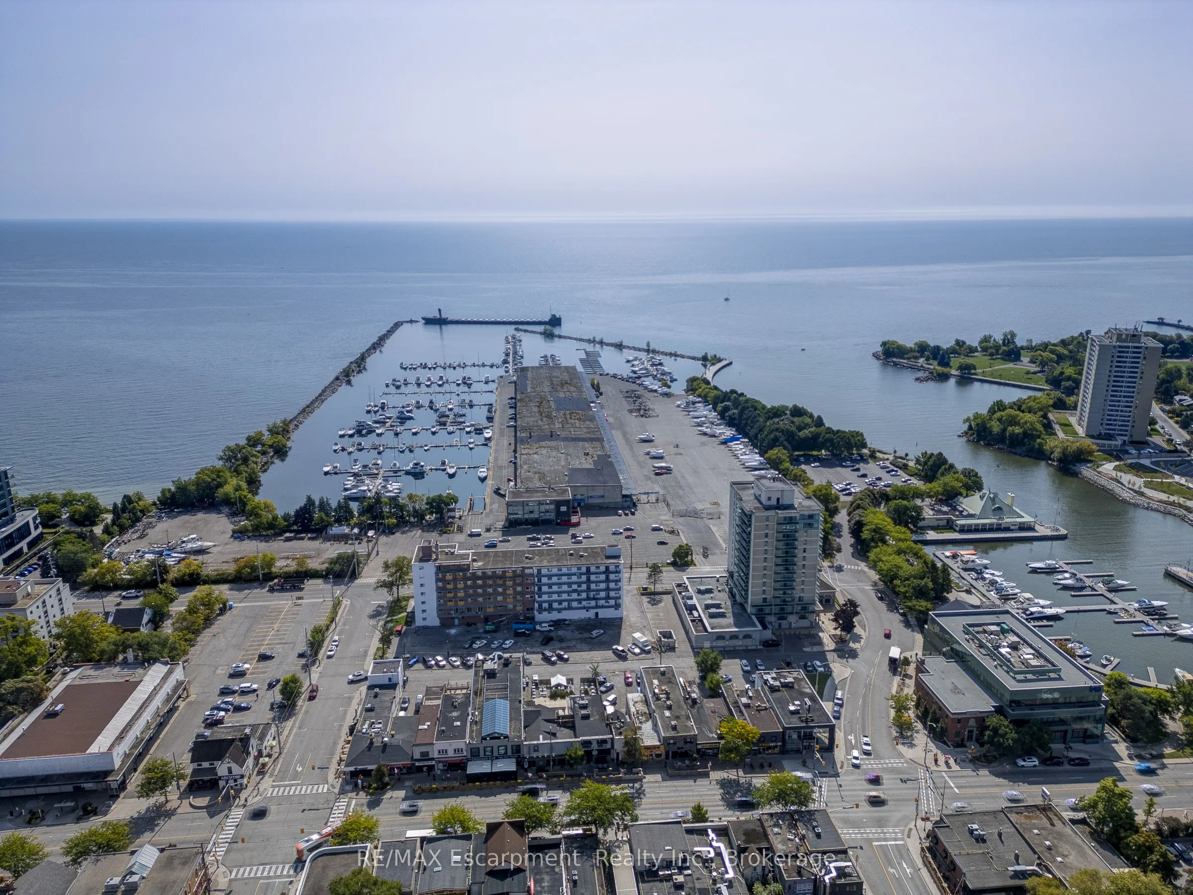 21 Park Street E, #1011