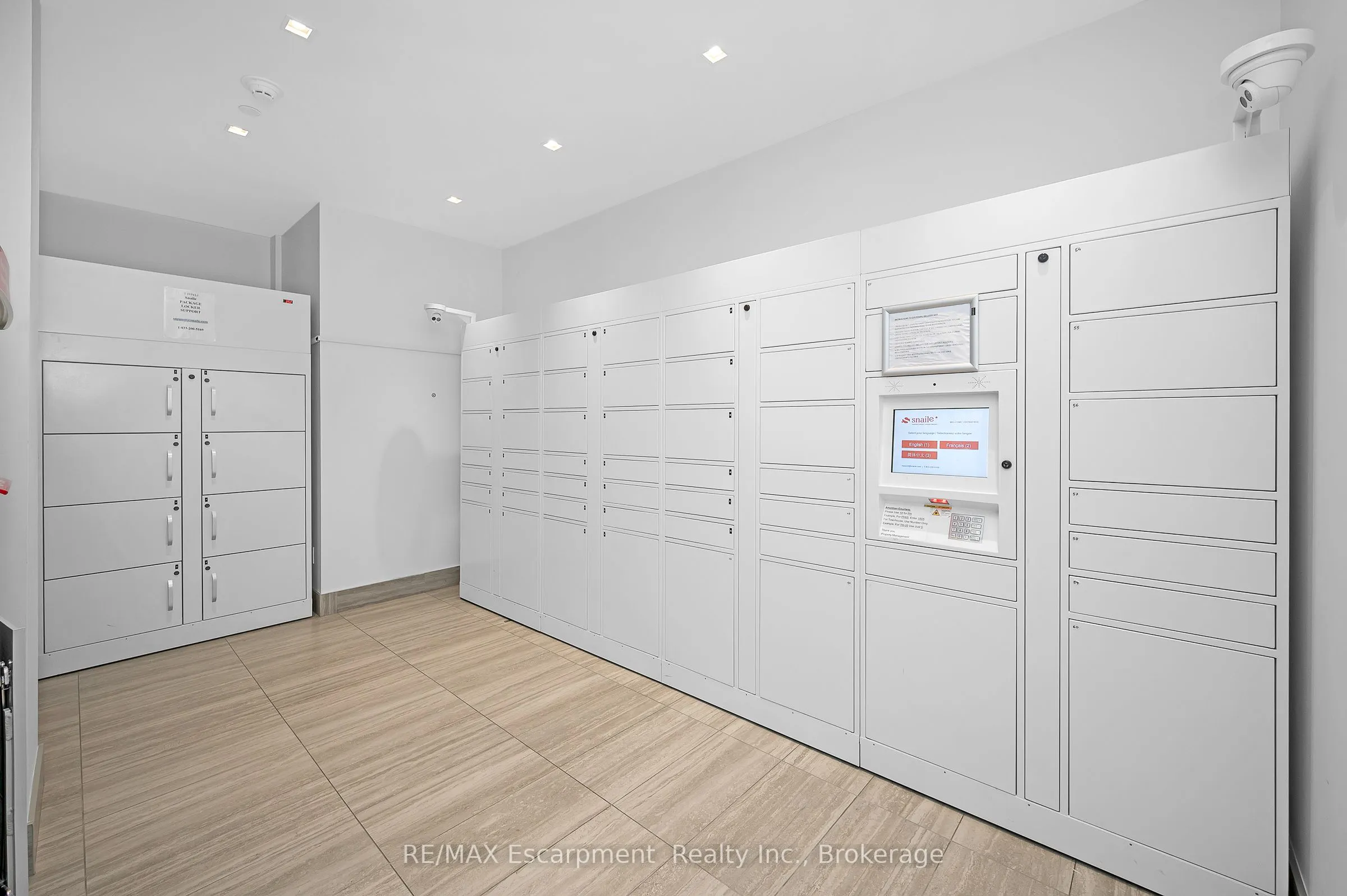 21 Park Street E, #1011