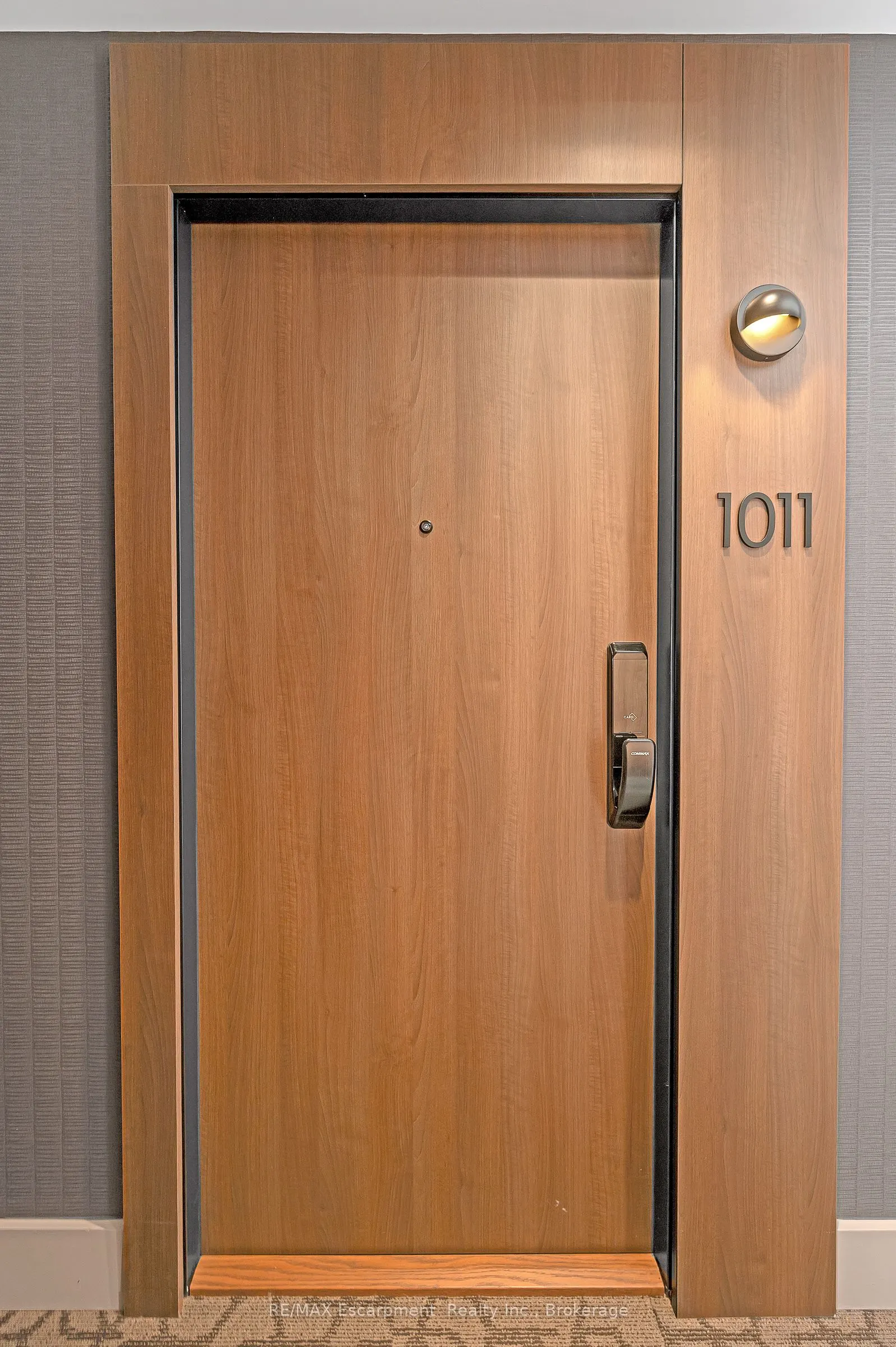 21 Park Street E, #1011