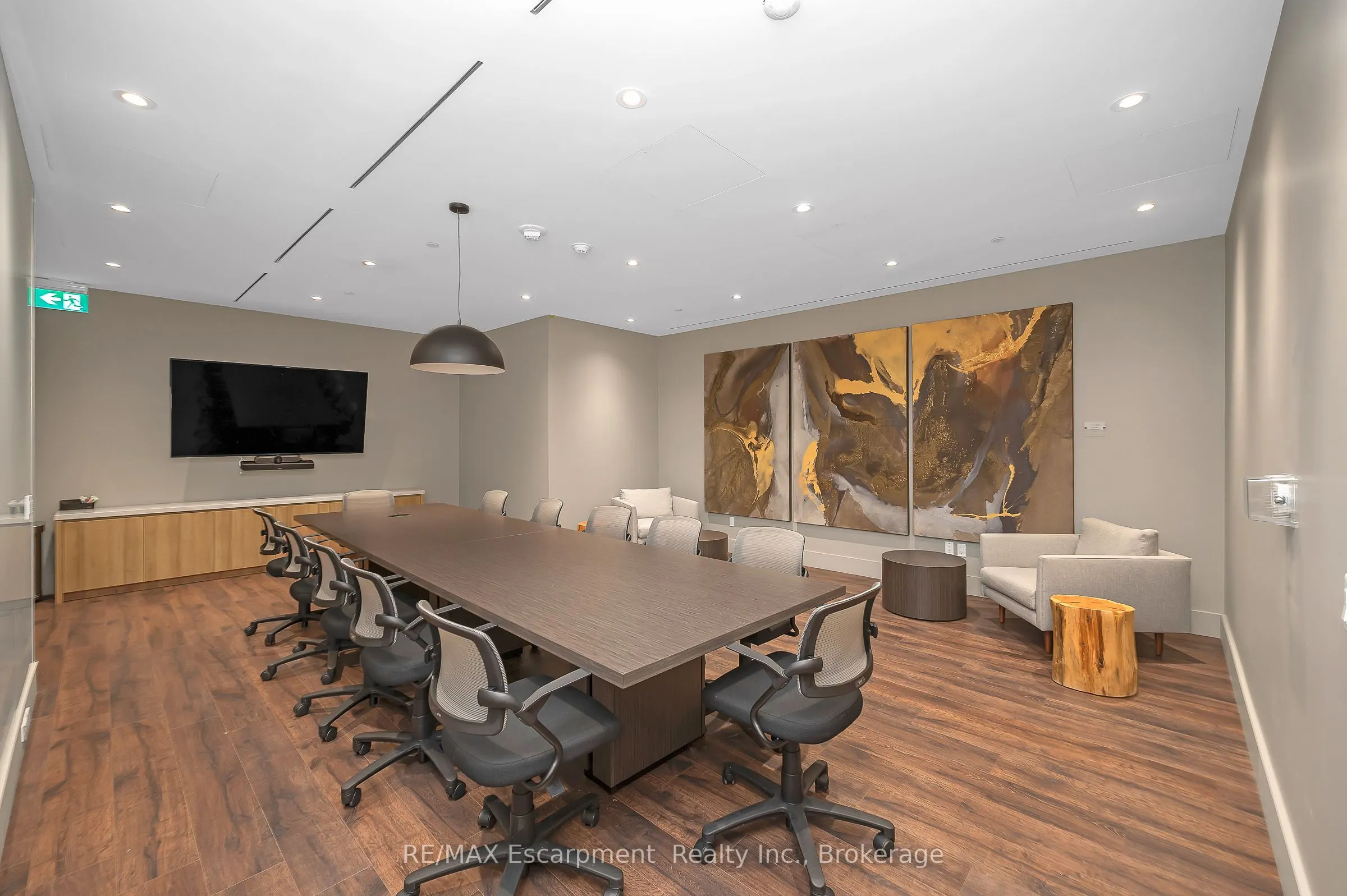 21 Park Street E, #1011