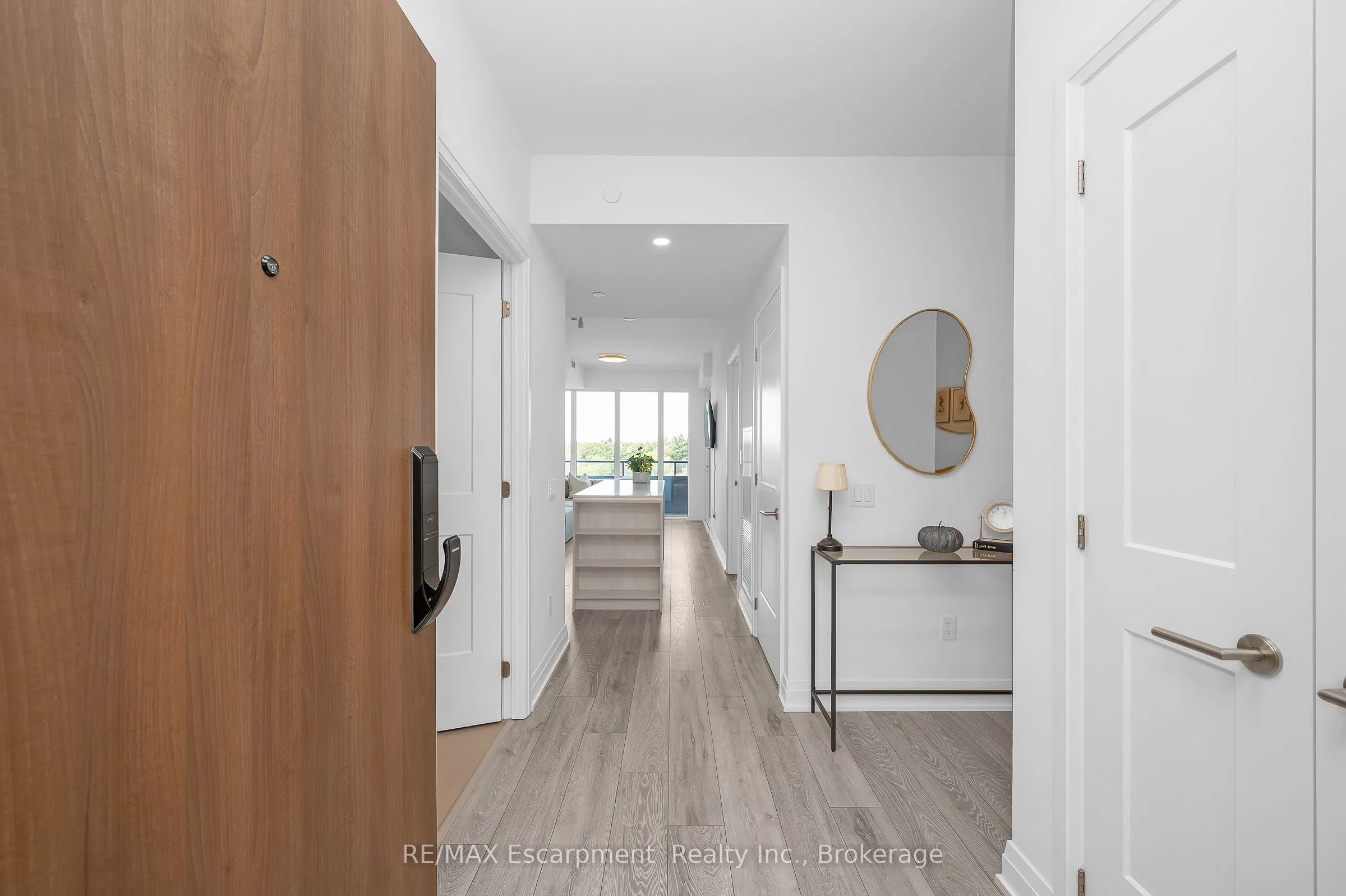 21 Park Street E, #1011