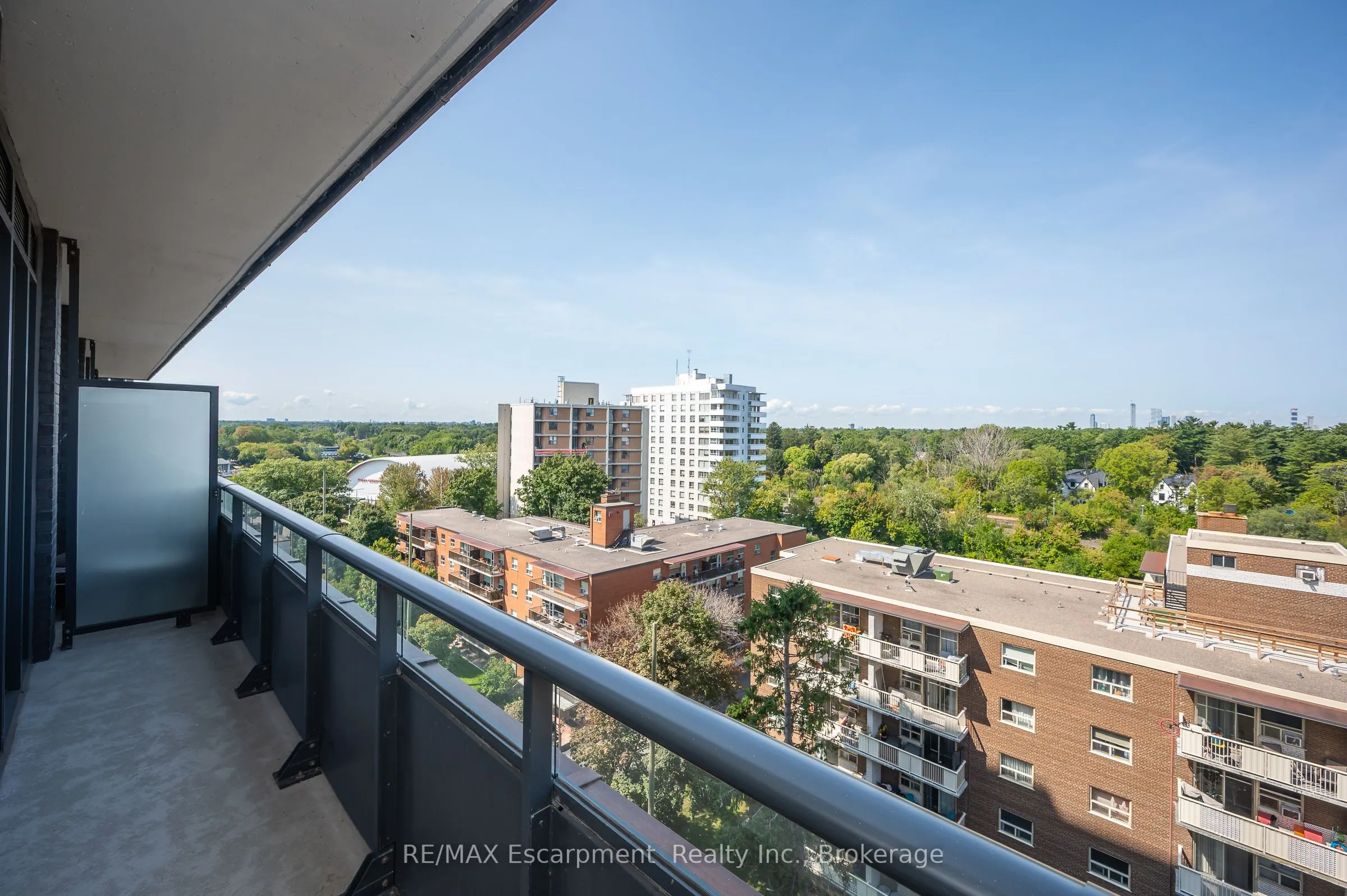 21 Park Street E, #1011