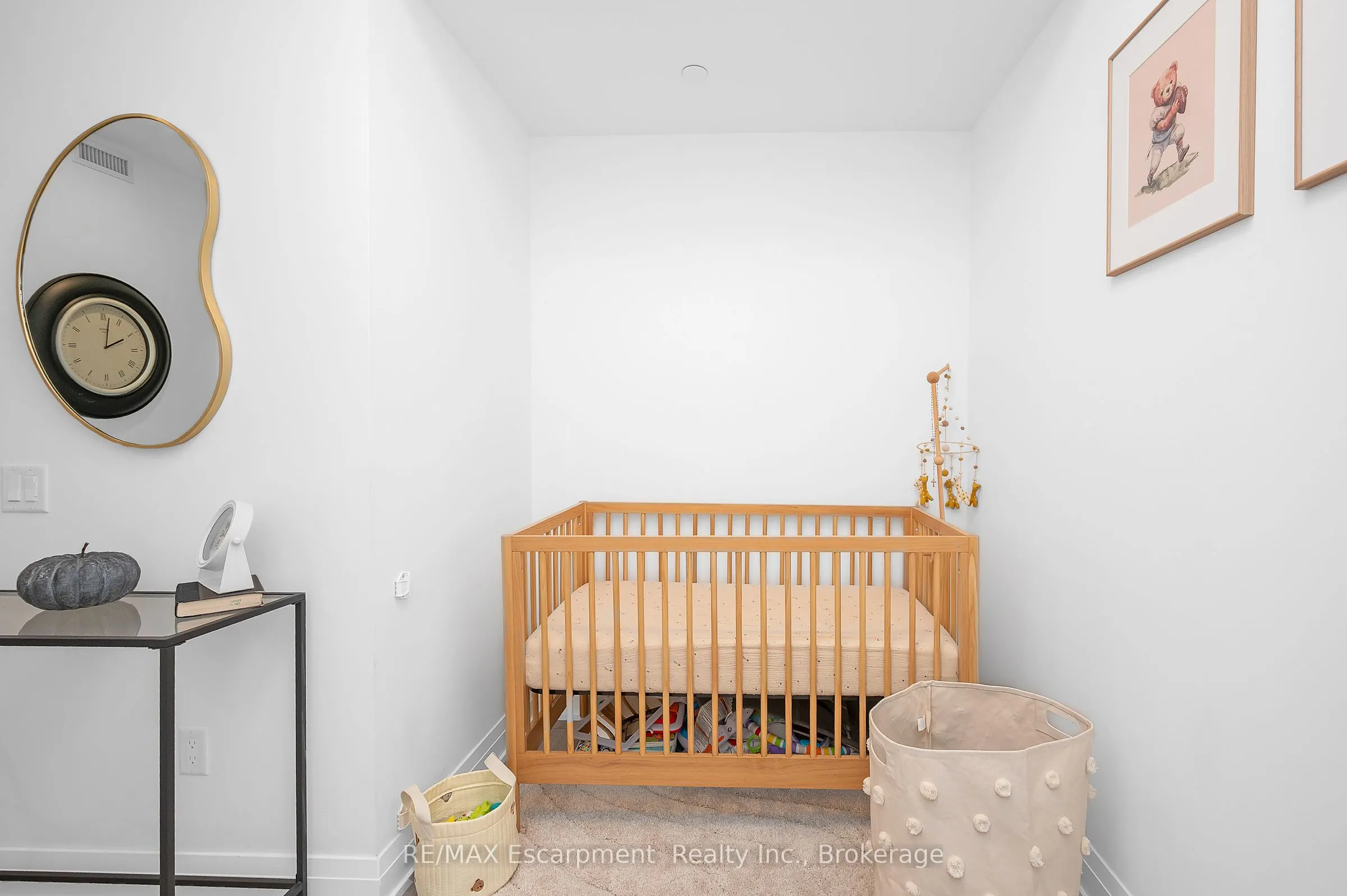 21 Park Street E, #1011