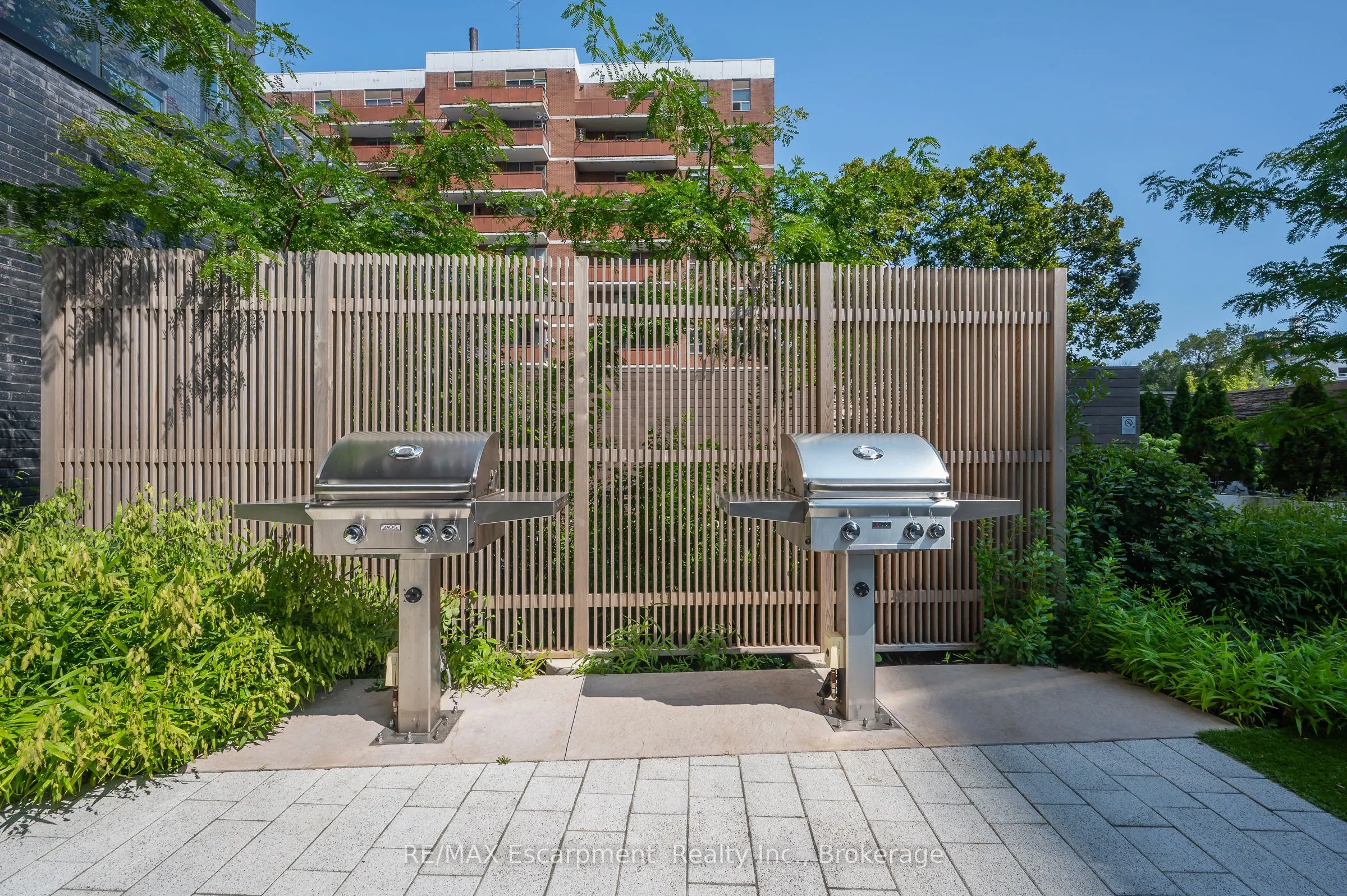 21 Park Street E, #1011