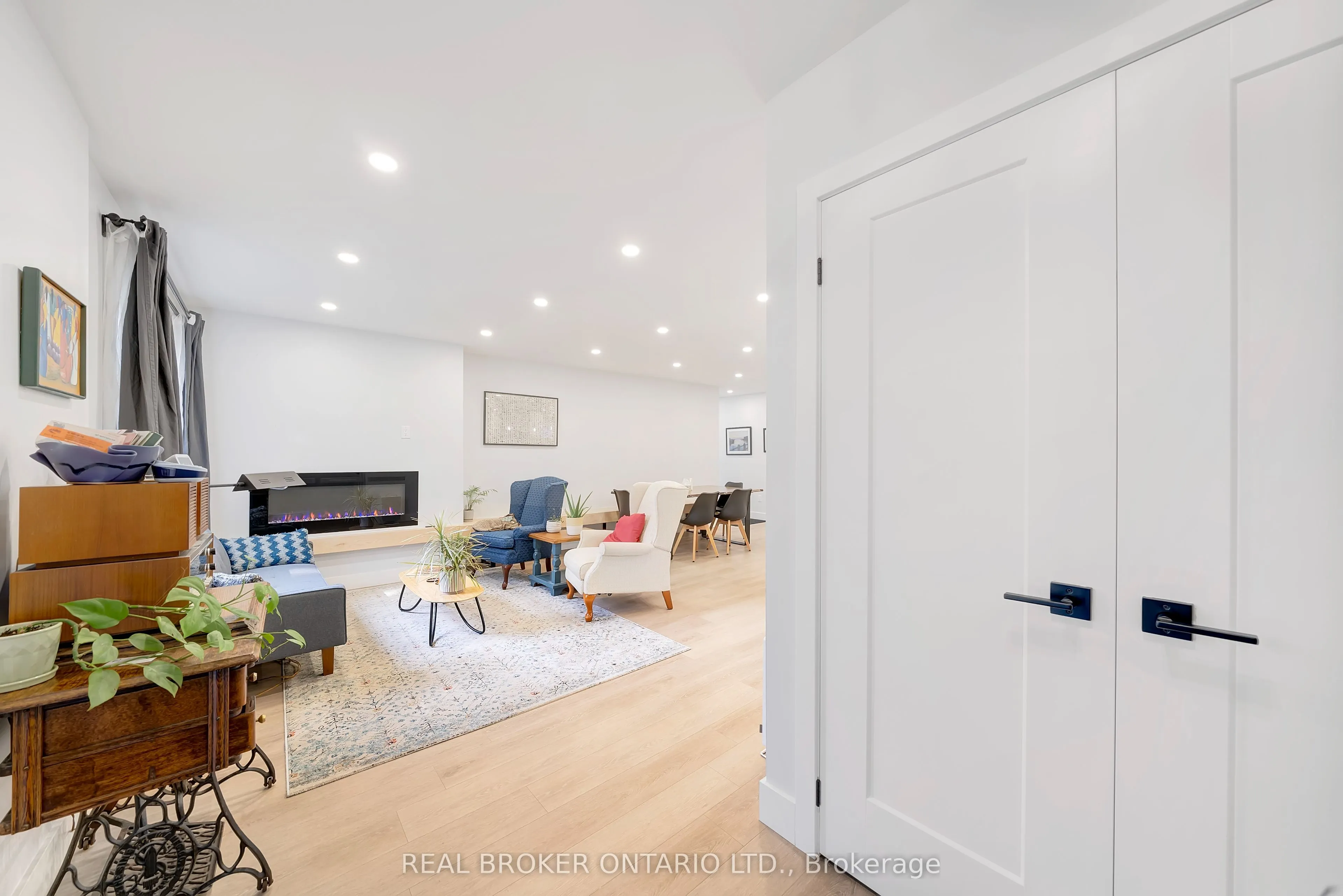 579 Chamberlain Road