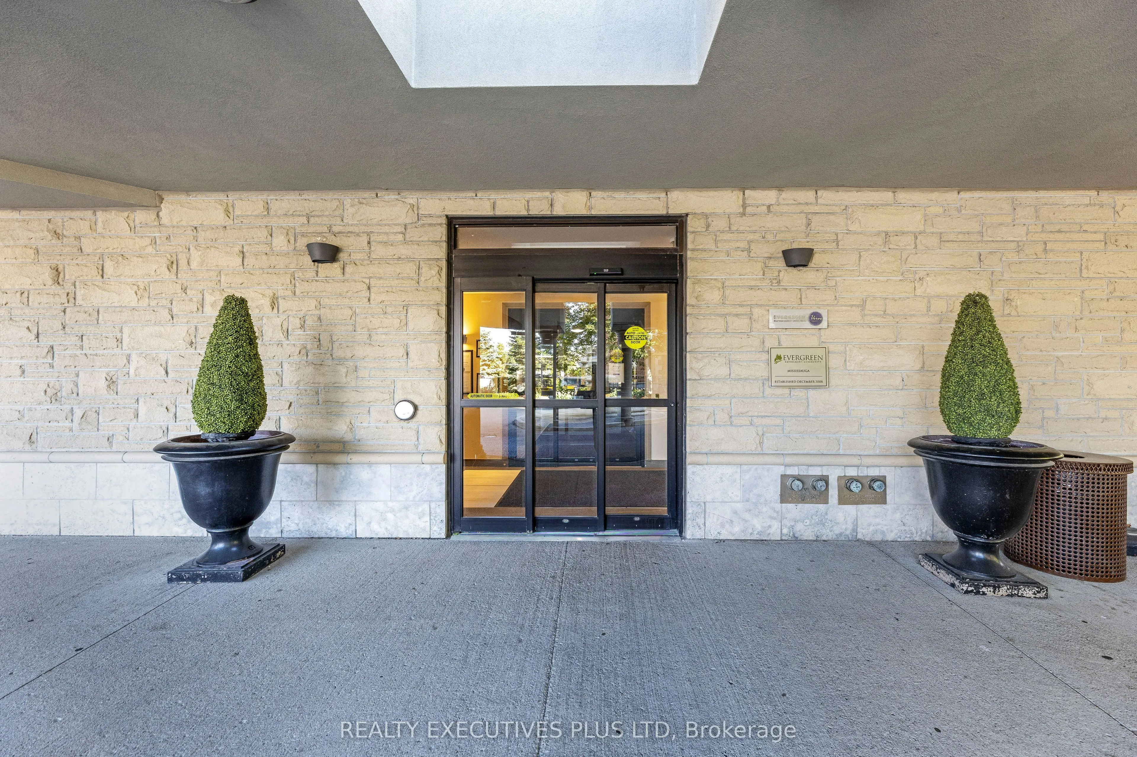 830 Scollard Court, #313