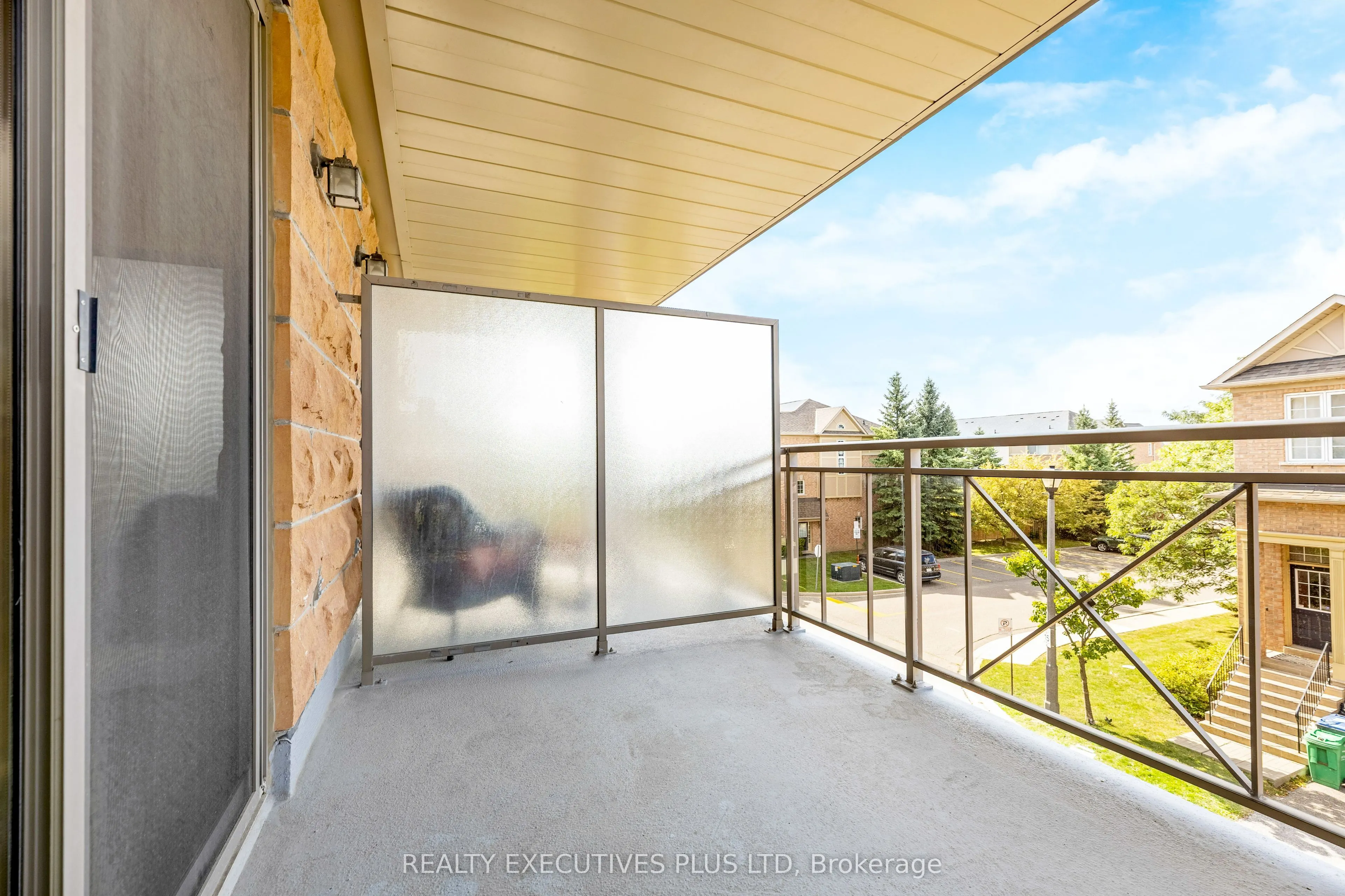 830 Scollard Court, #313