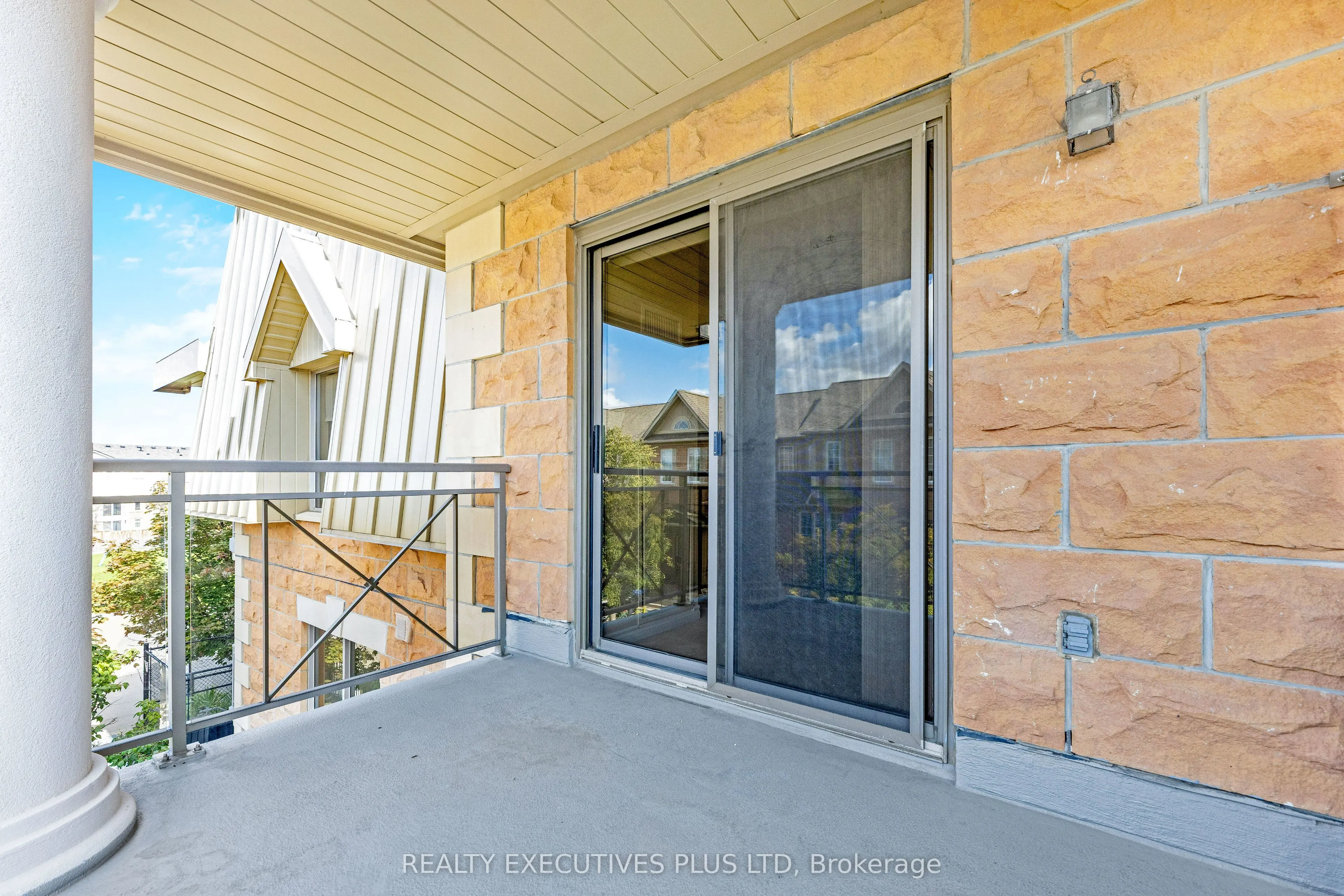 830 Scollard Court, #313