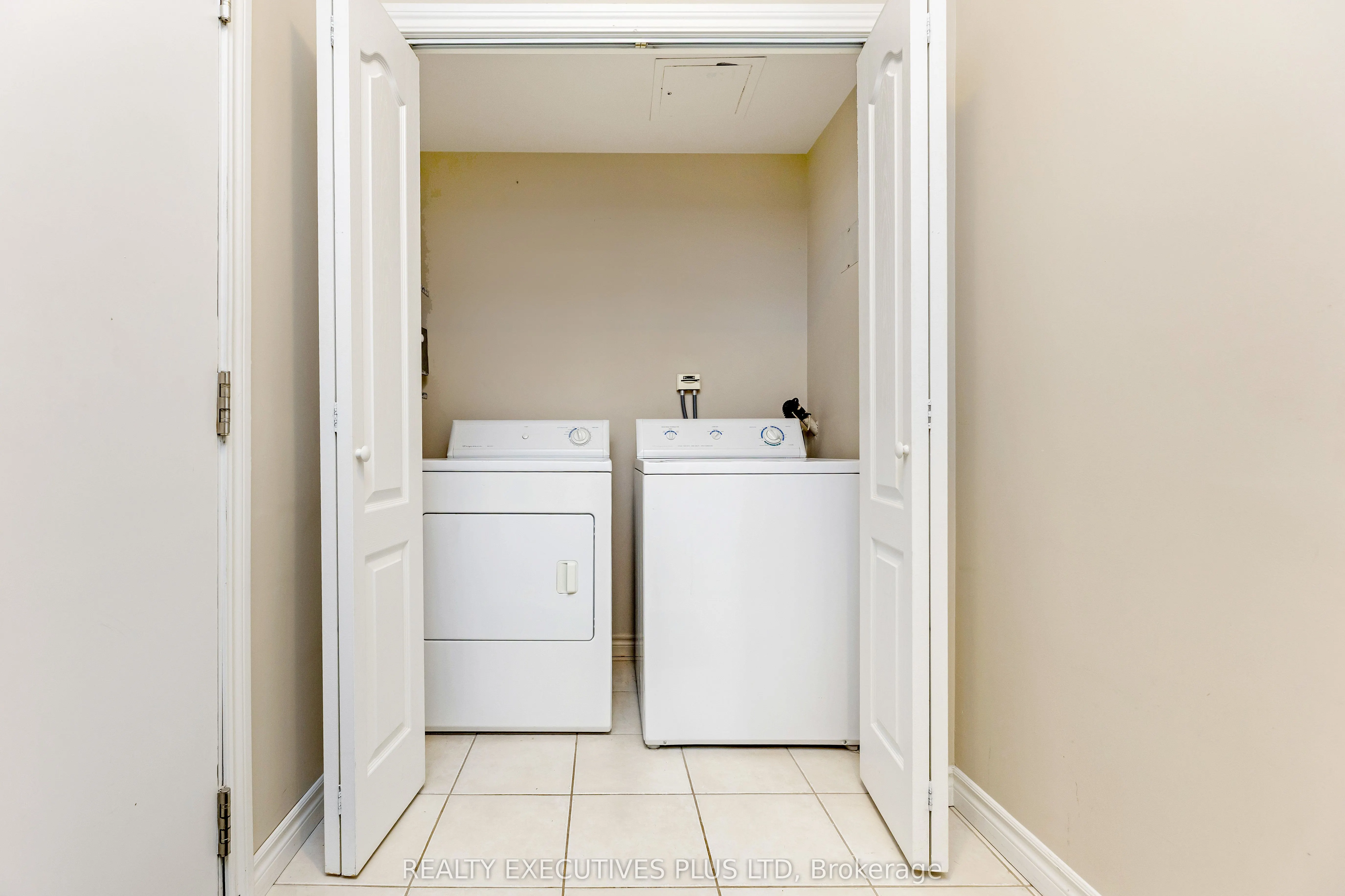 830 Scollard Court, #313