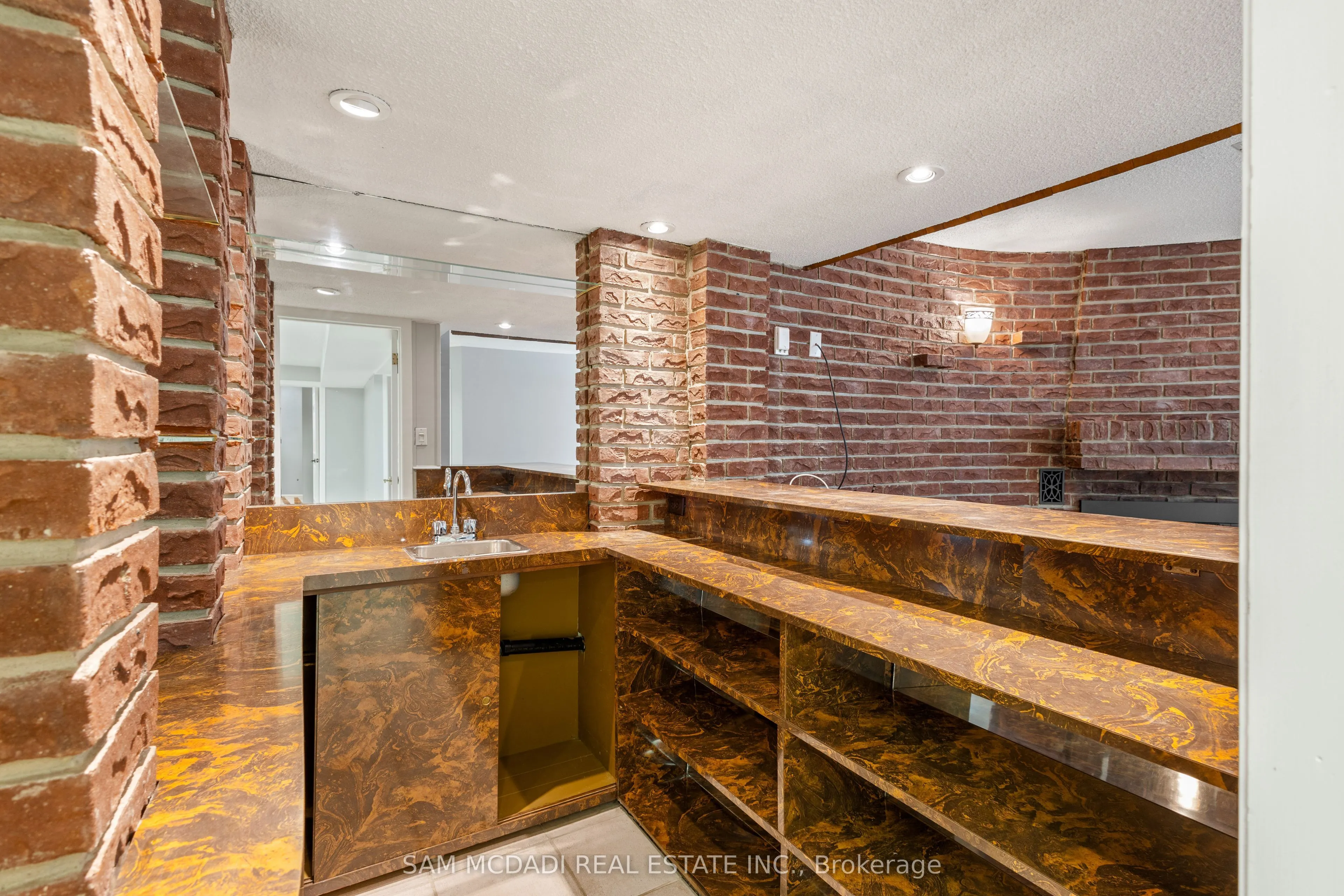 1491 Royal York Road